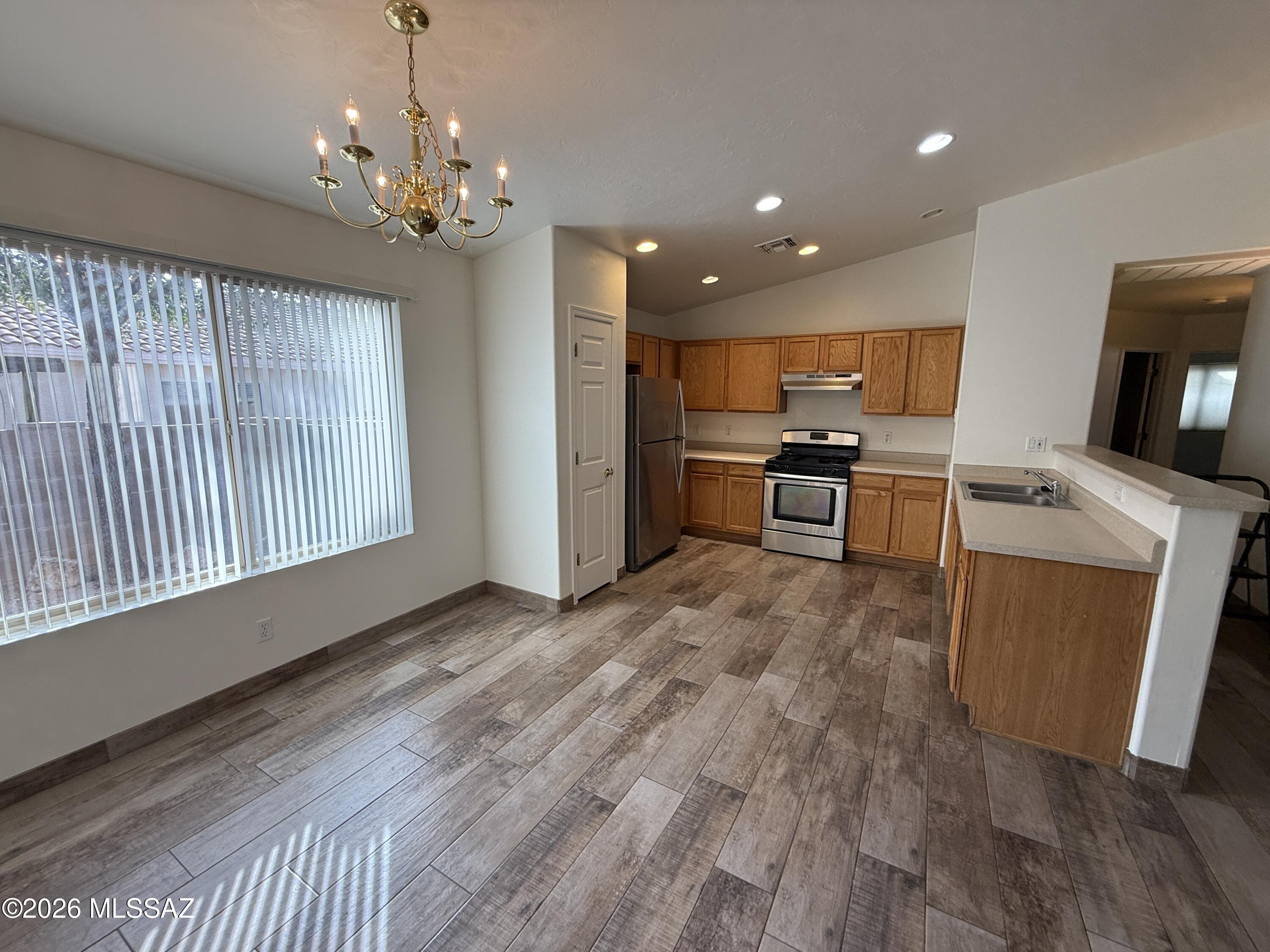 Vista Oeste Estates (1-37) - Residential Lease