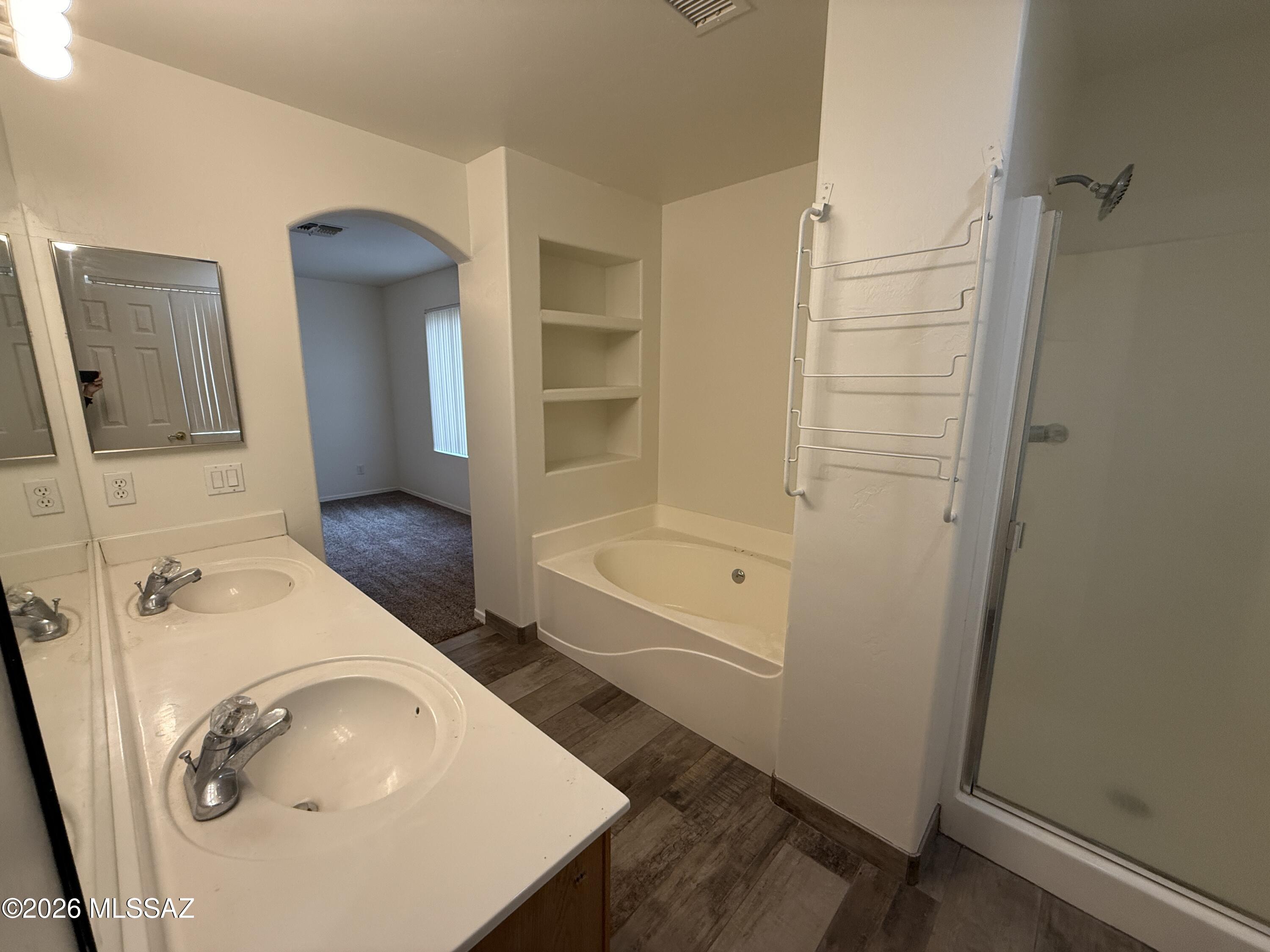 Vista Oeste Estates (1-37) - Residential Lease