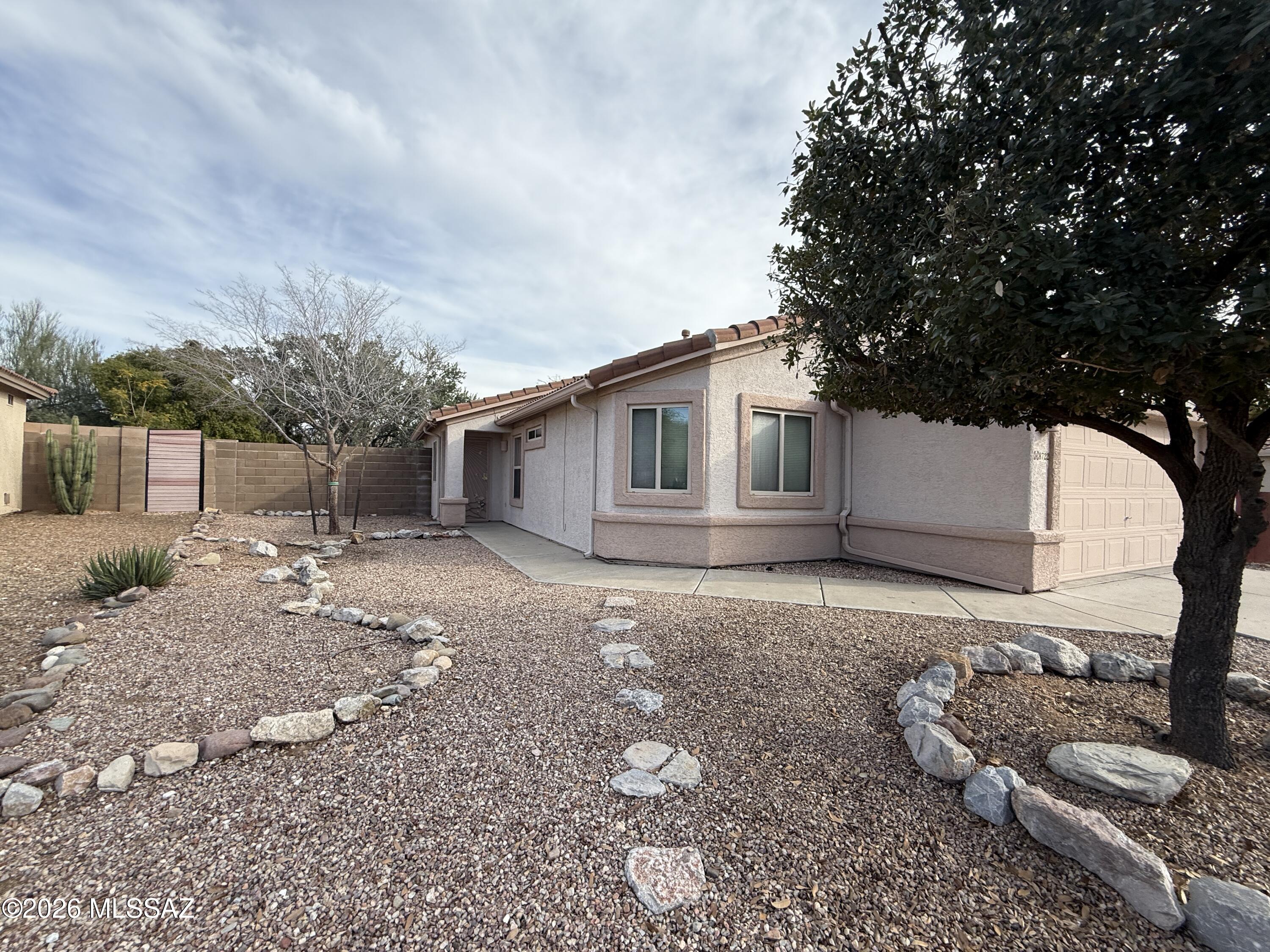 Vista Oeste Estates (1-37) - Residential Lease
