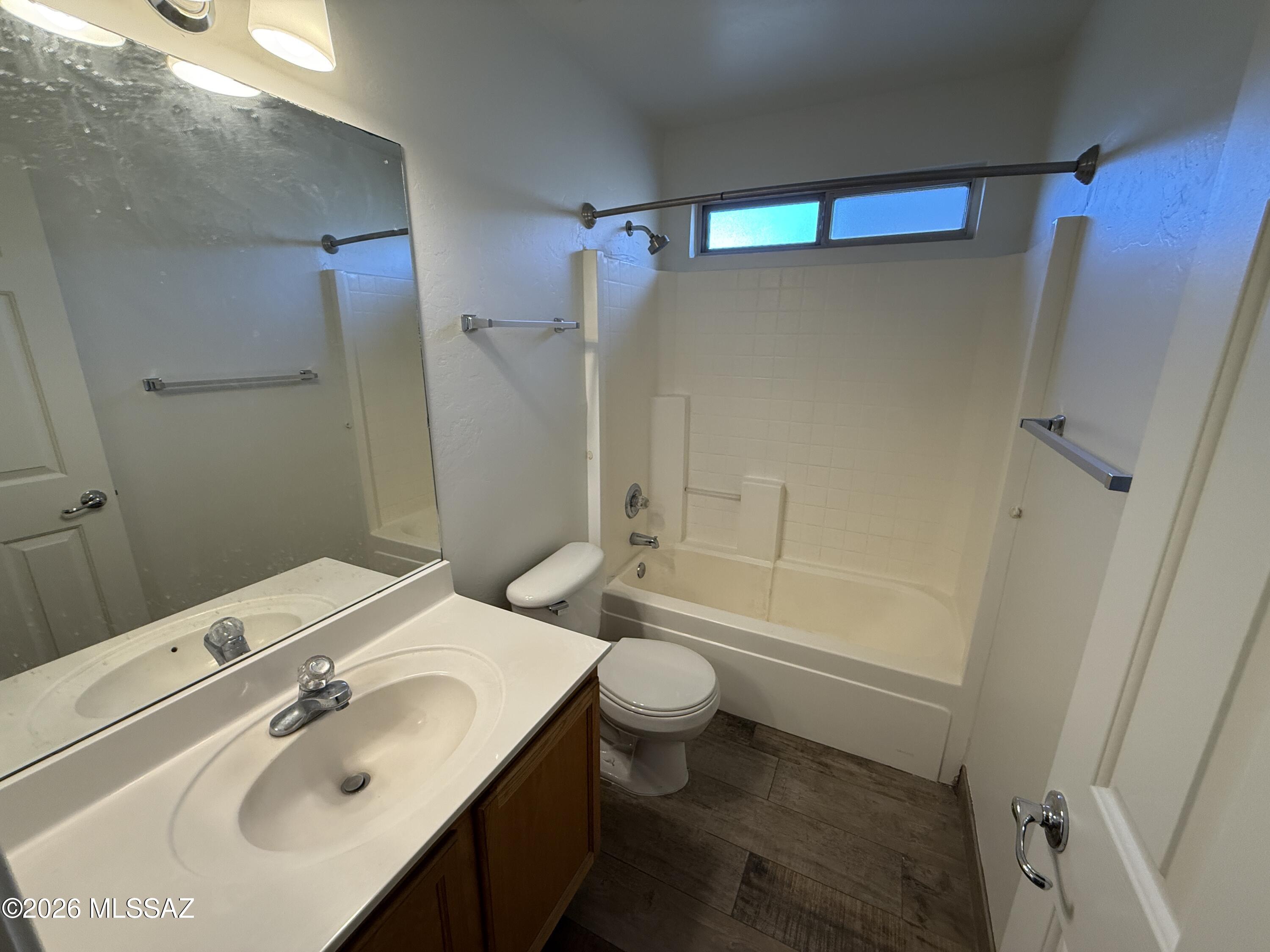 Vista Oeste Estates (1-37) - Residential Lease