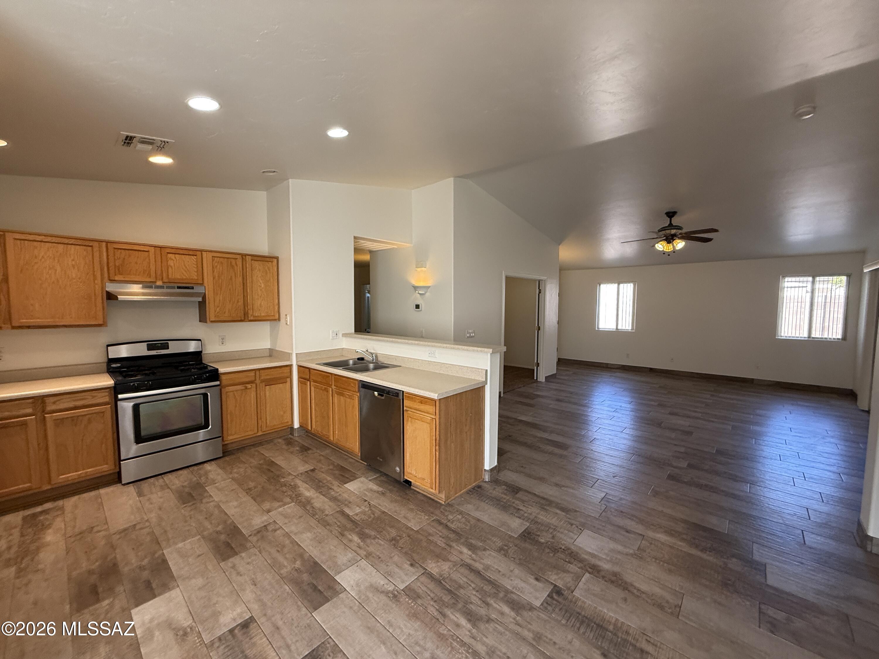 Vista Oeste Estates (1-37) - Residential Lease
