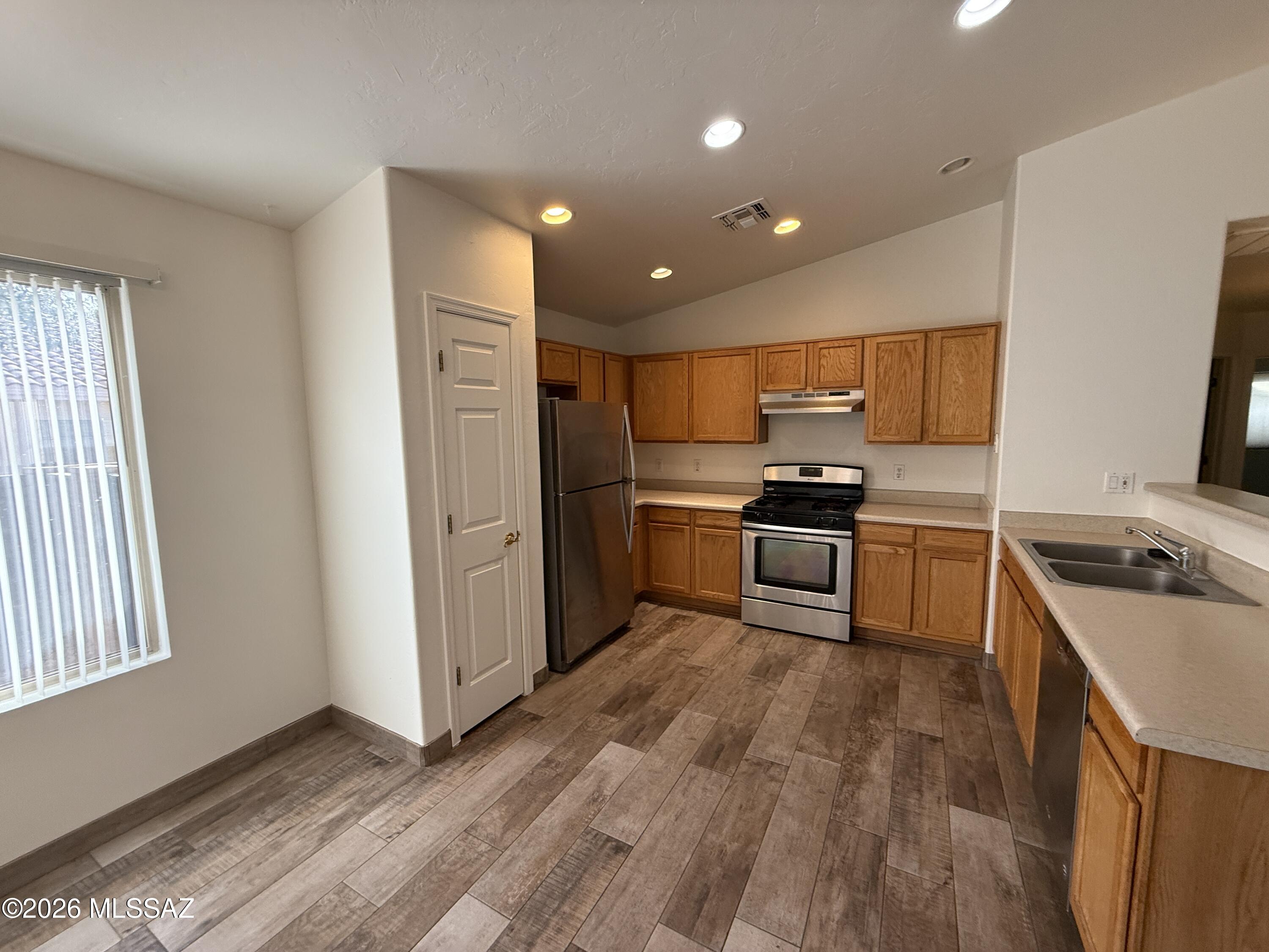Vista Oeste Estates (1-37) - Residential Lease