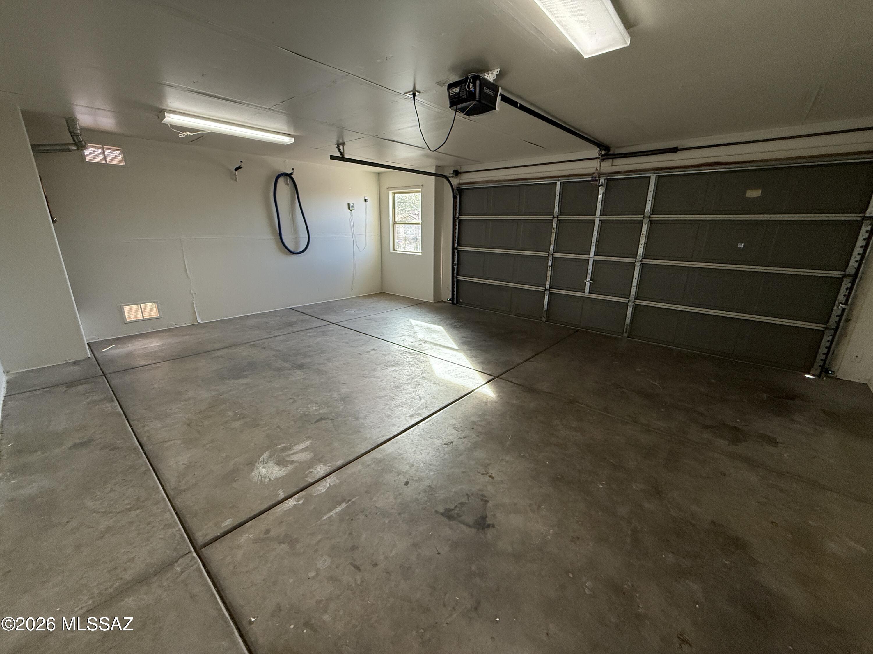 Vista Oeste Estates (1-37) - Residential Lease