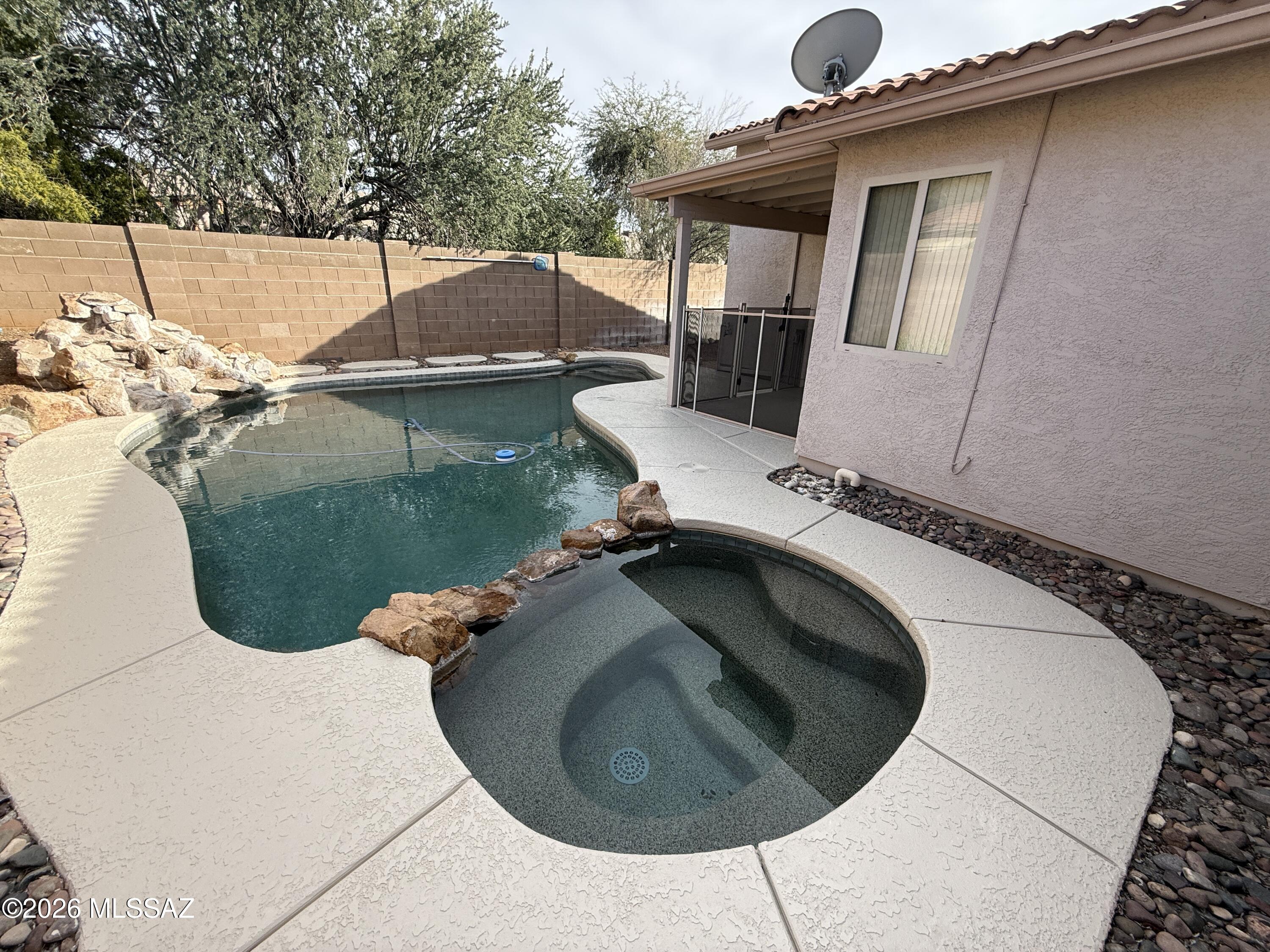 Vista Oeste Estates (1-37) - Residential Lease