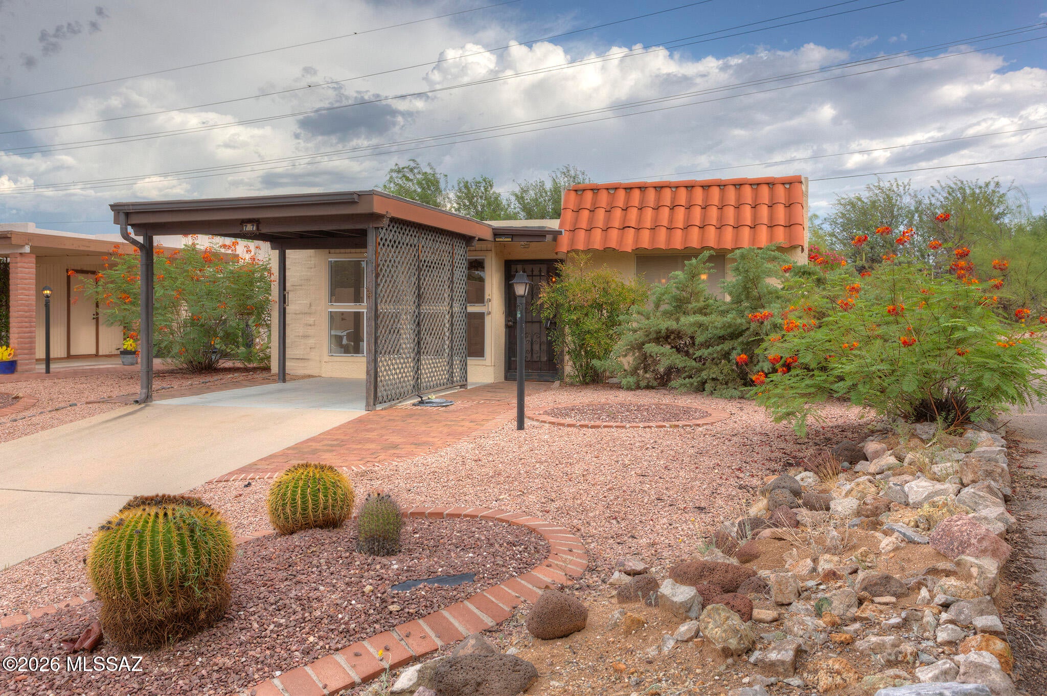 77 W Calle Del Lago