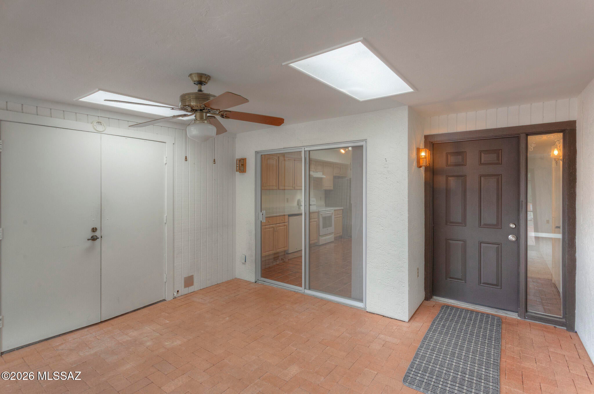 77 W Calle Del Lago