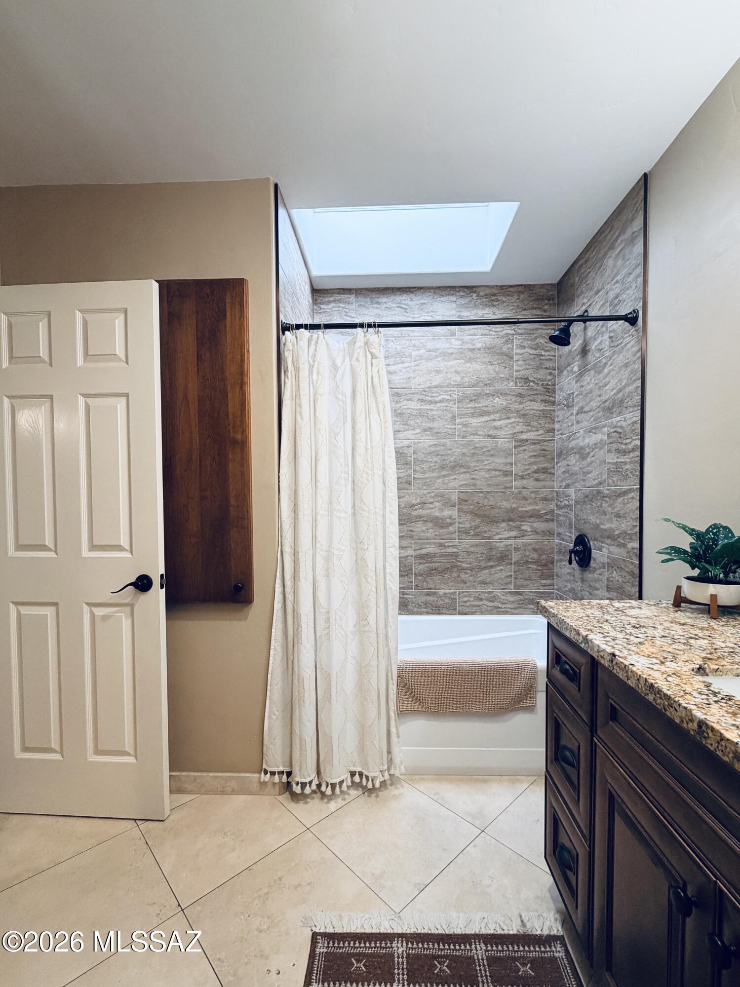 Riverbend - Sabino Canyon Road  (1-97) - Residential Lease