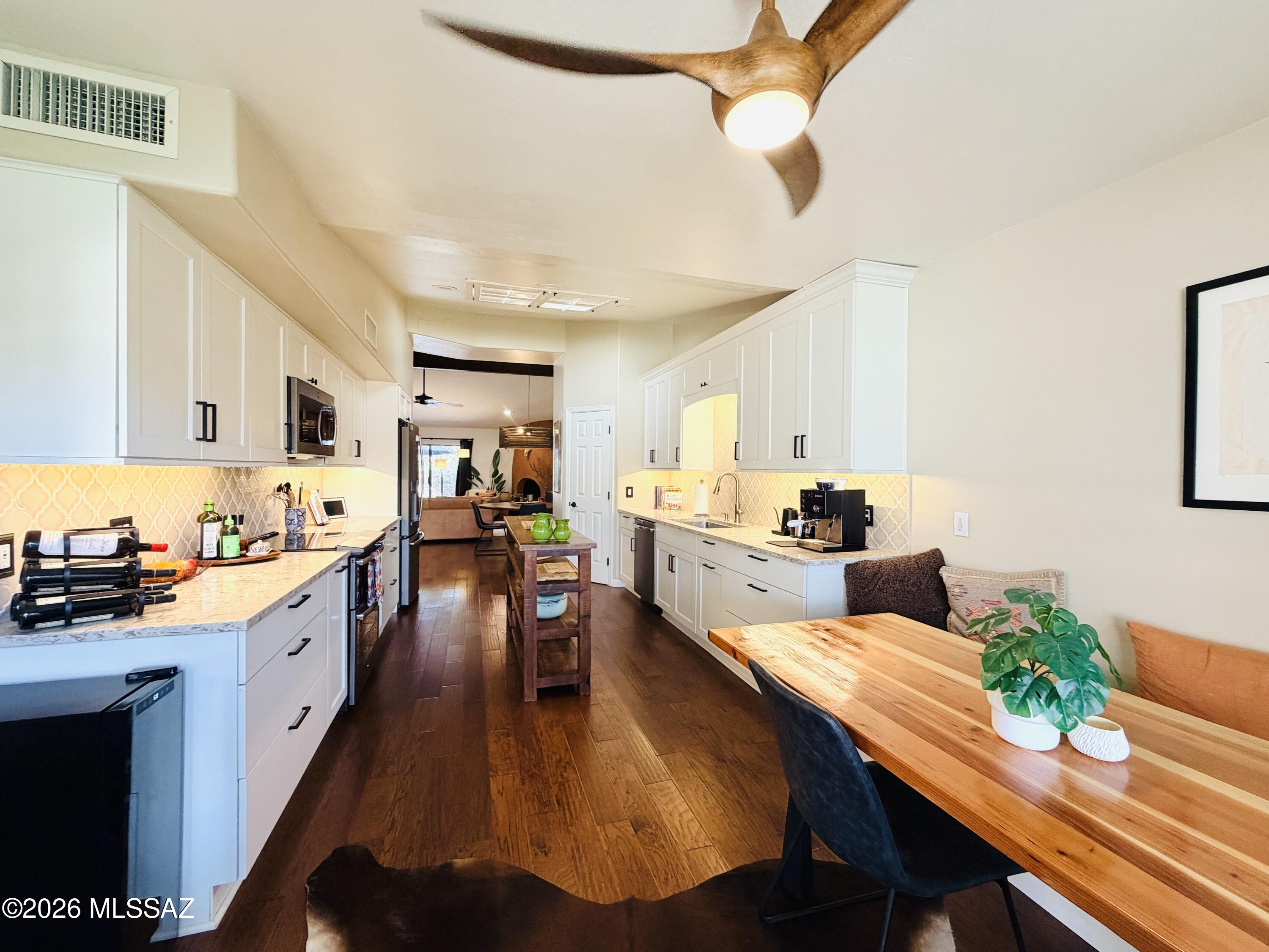 Riverbend - Sabino Canyon Road  (1-97) - Residential Lease