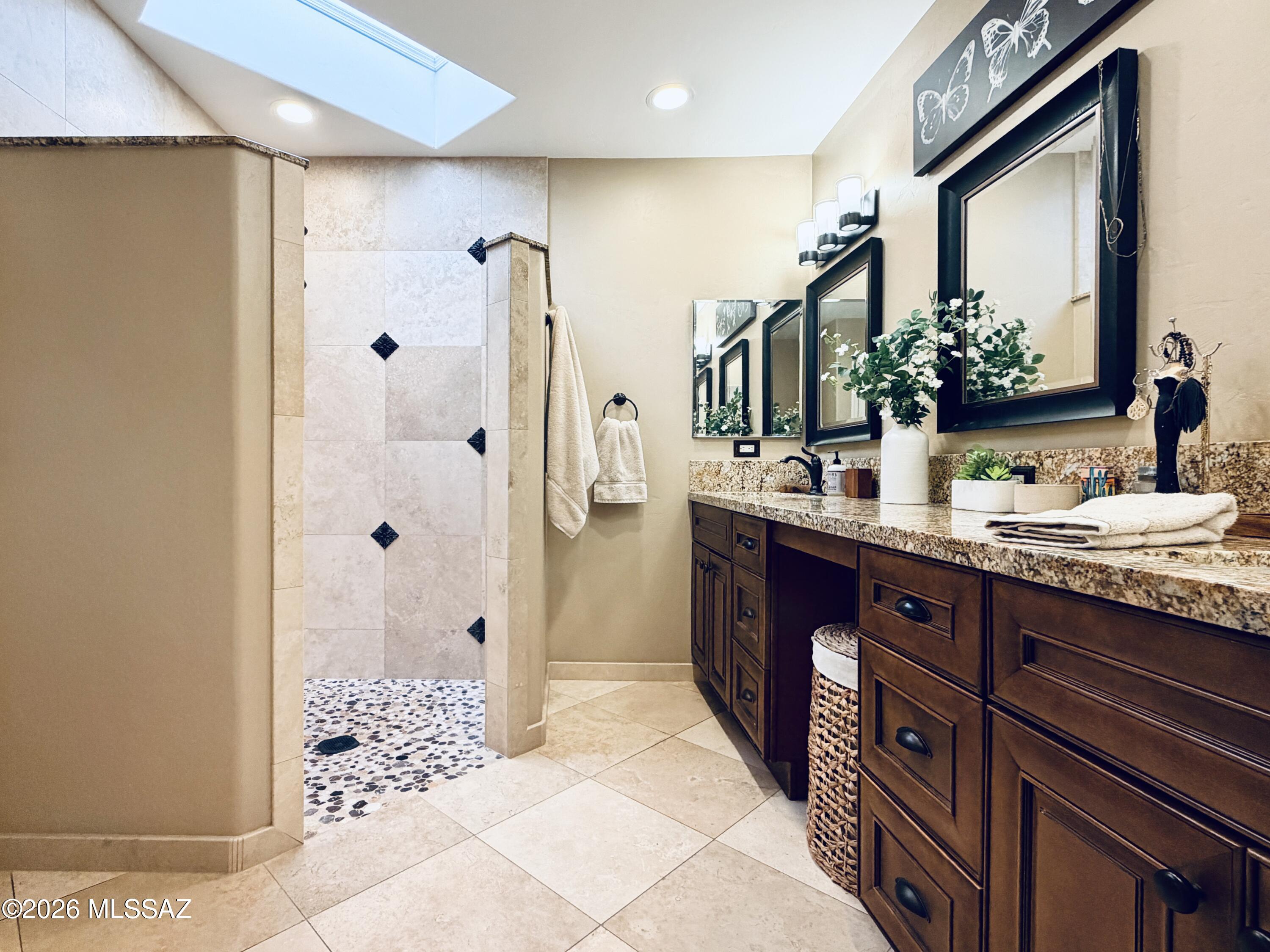 Riverbend - Sabino Canyon Road  (1-97) - Residential Lease