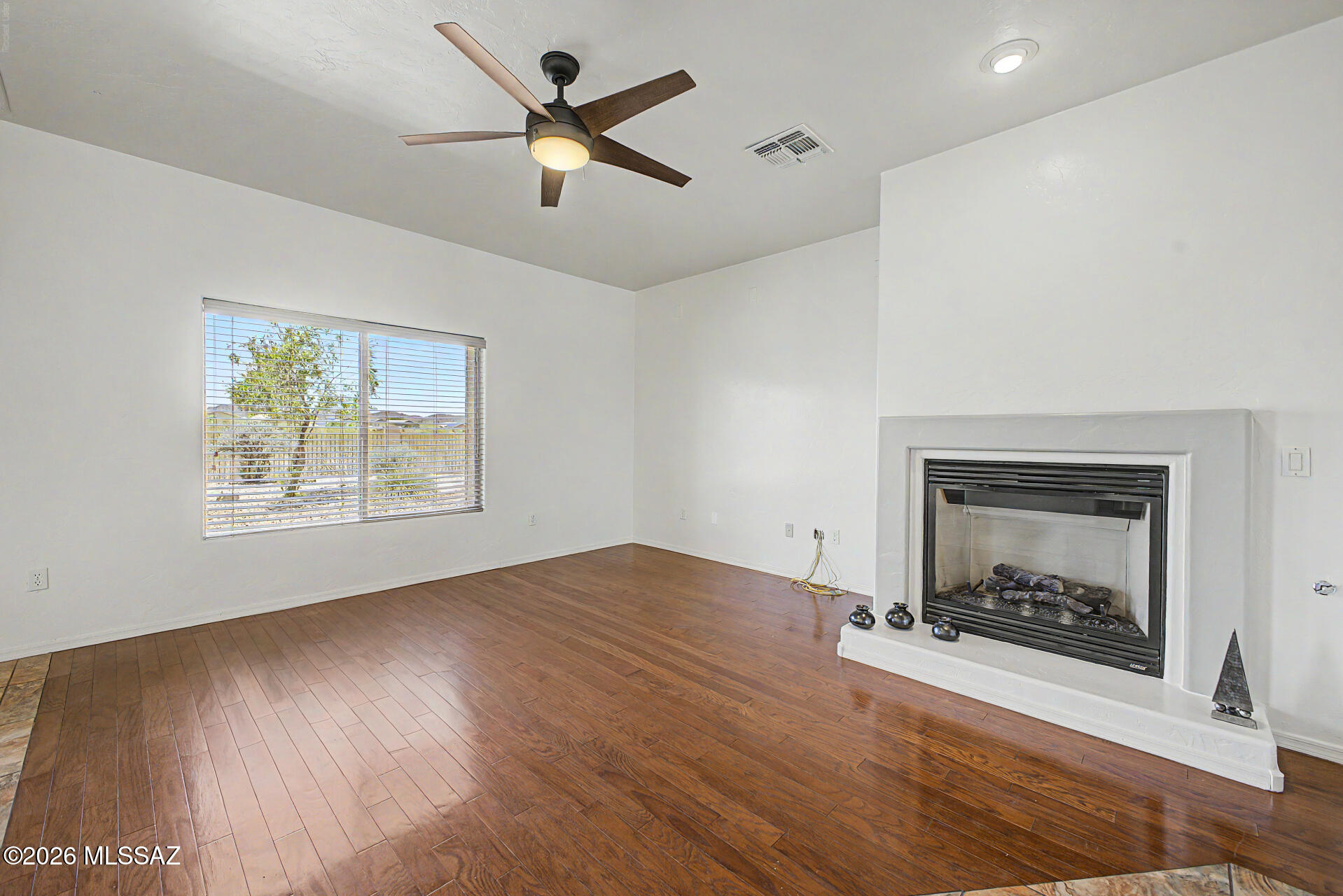 Continental Reserve Blks 17-19 (1-102) - Residential