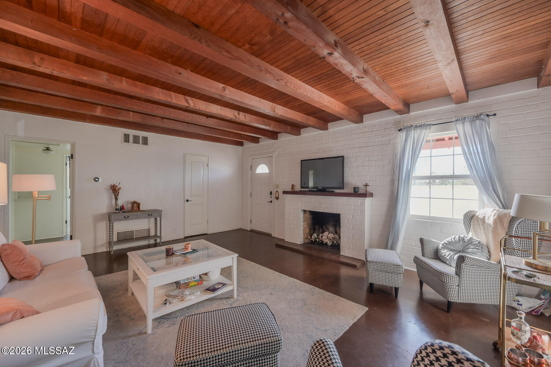 2040 N Campbell Avenue