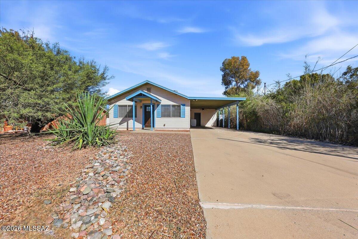 2551 E Halcyon Road