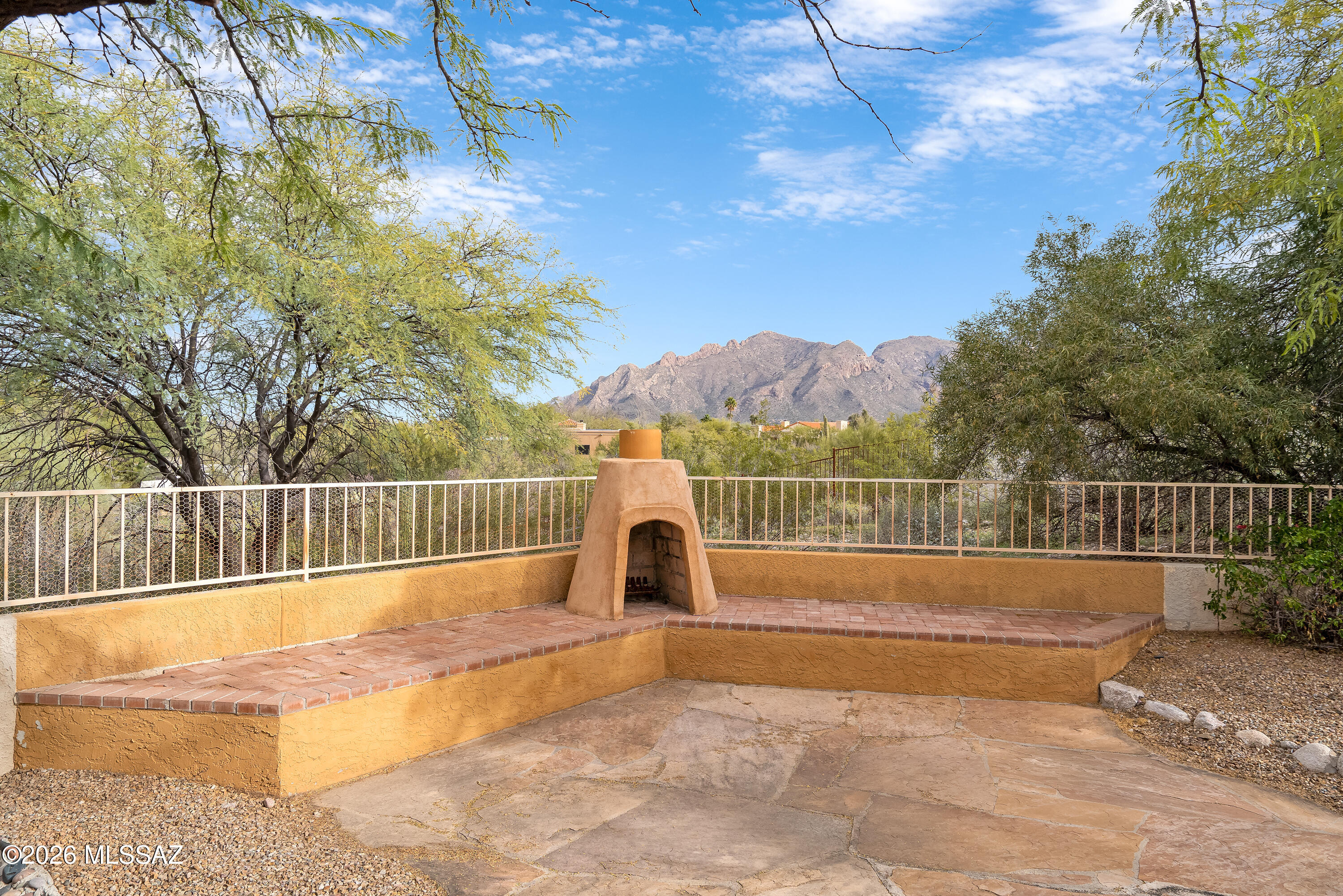 6221 N Placita De Rojelio