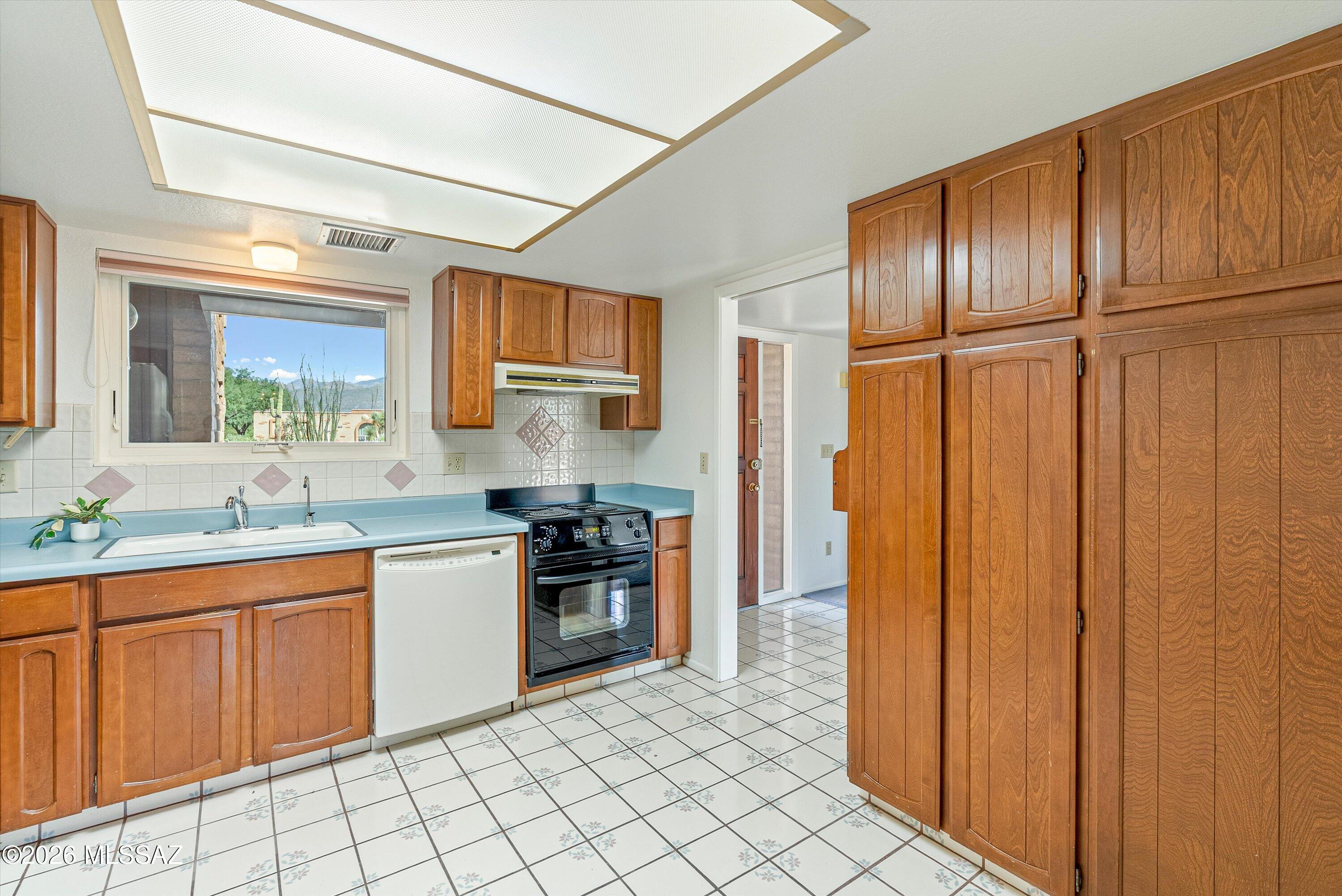 2550 N Ave De La Lantana