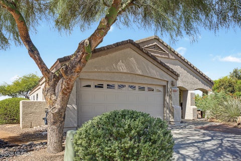 Photo of 5375 W Eagle Claws Court, Marana, AZ 85658 (MLS # 22622908)