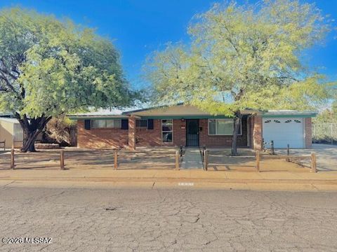 Photo of 7221 E Paseo San Andres, Tucson, AZ 85710 (MLS # 22605149)