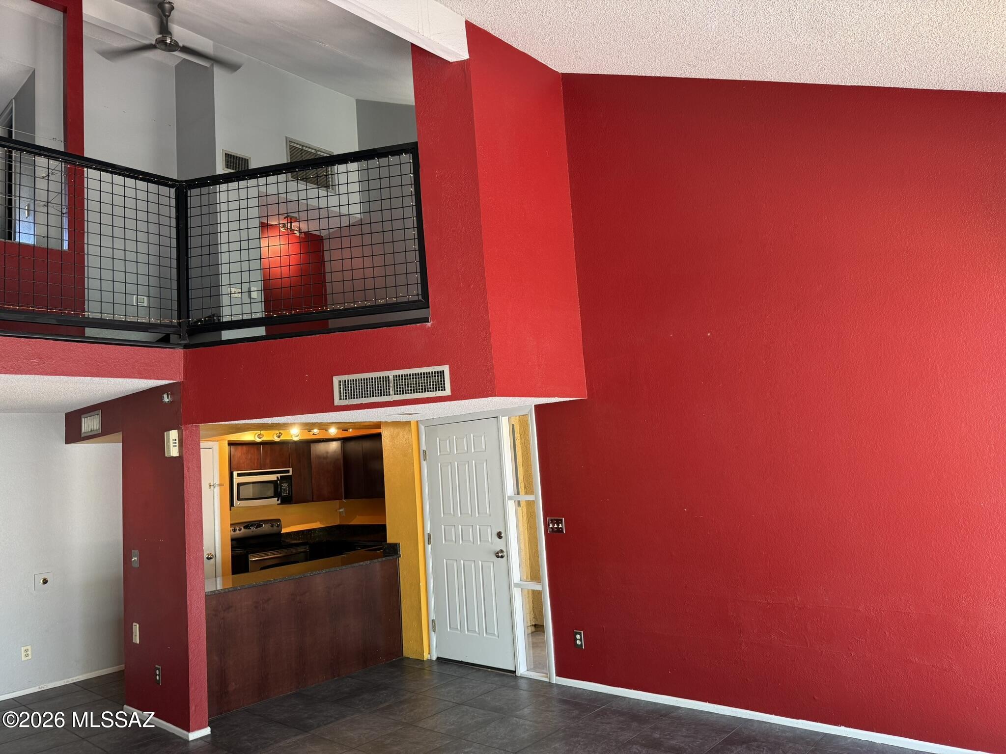 3105 E Corte De La Raqueta
