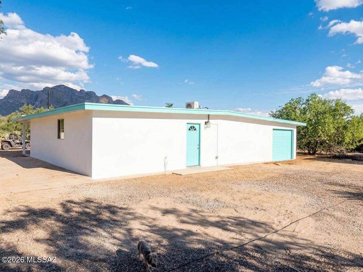 1201 W Calle Concordia