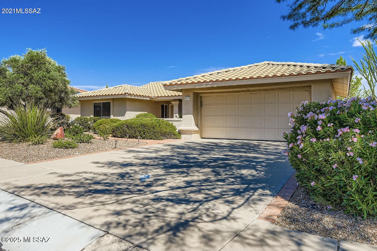 917 E Royal Ridge Drive
