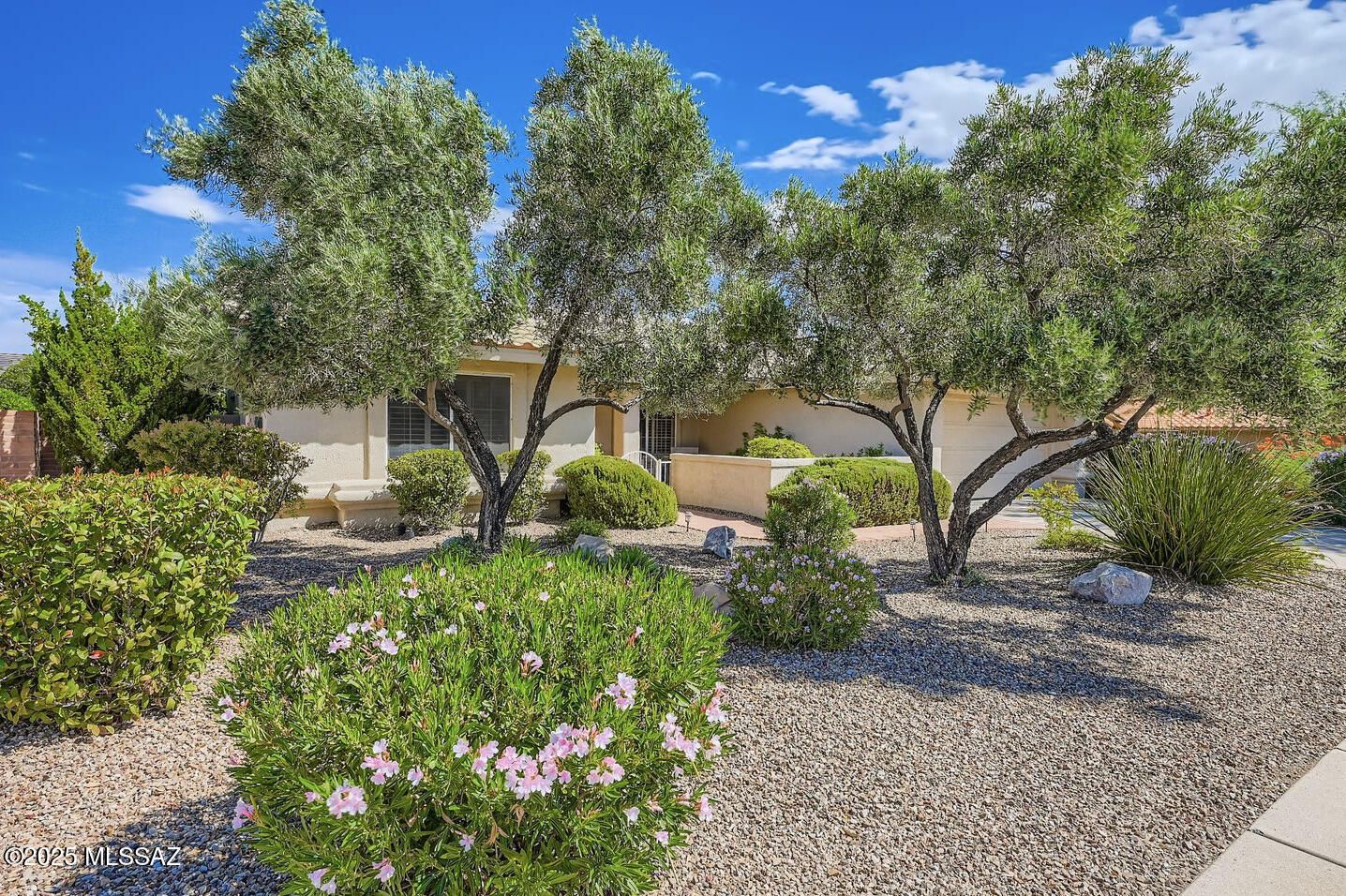 917 E Royal Ridge Drive
