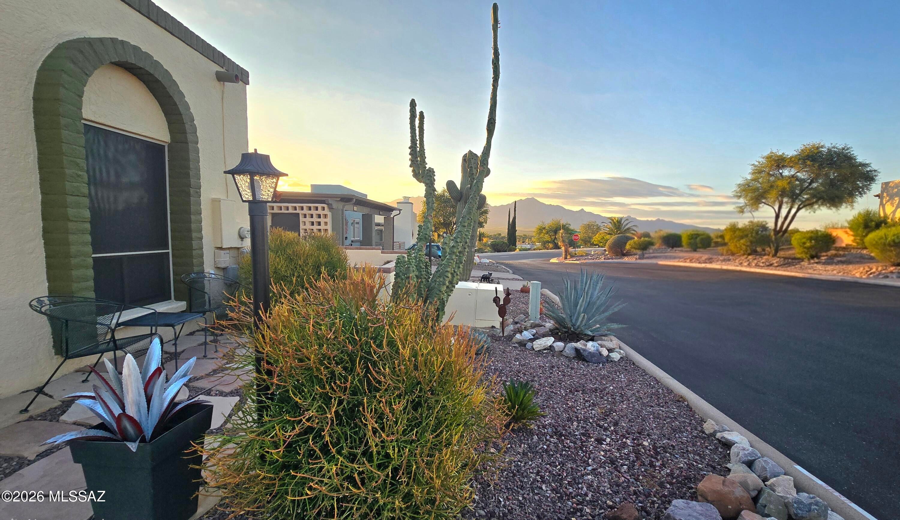 1272 W Camino Lucientes