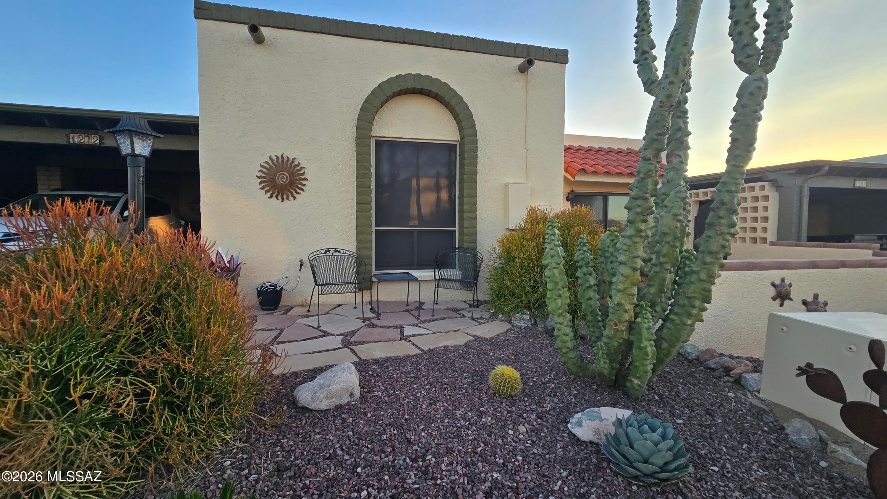 1272 W Camino Lucientes