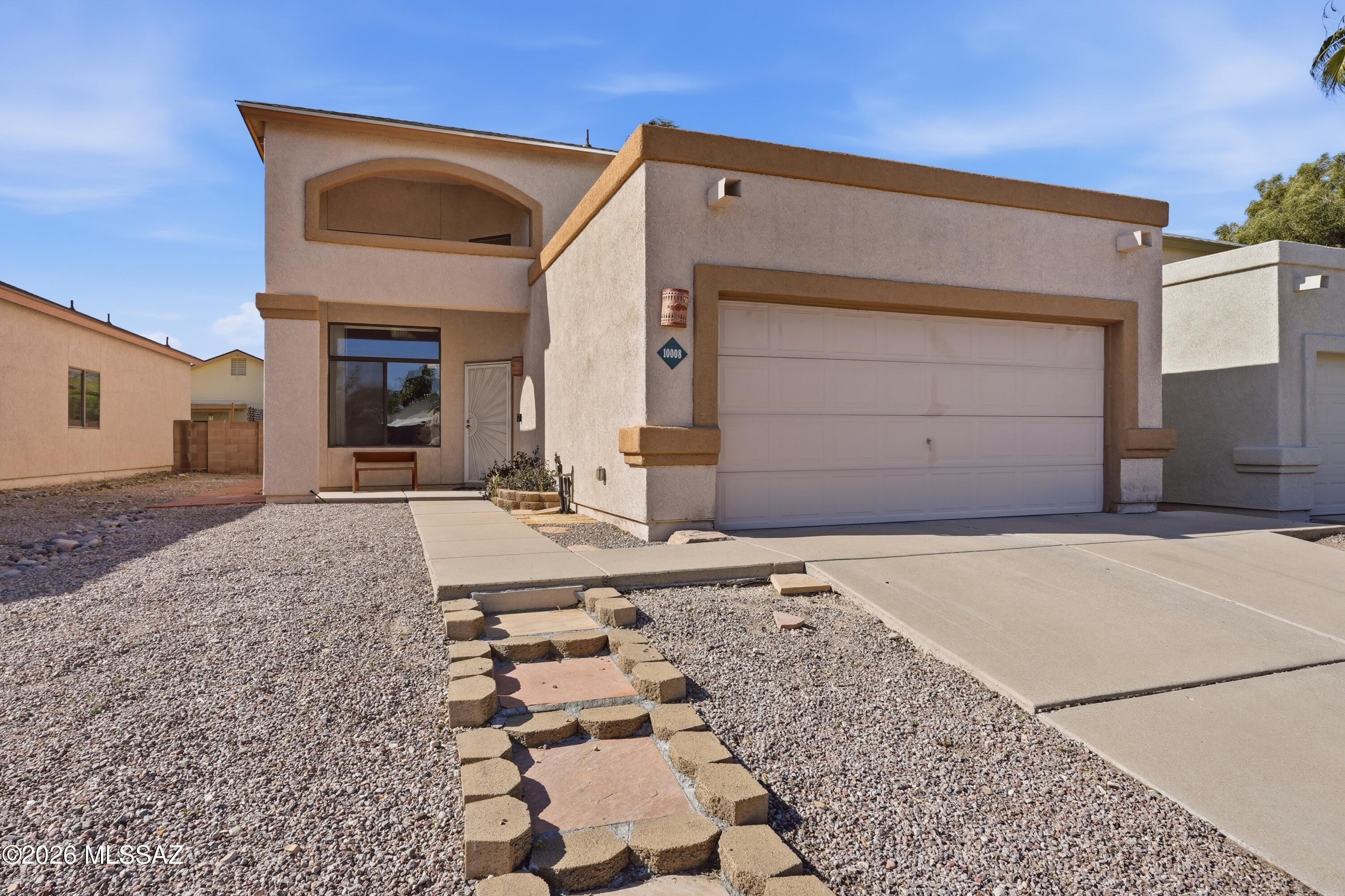 Hacienda Del Oro (1-879) - Residential Lease