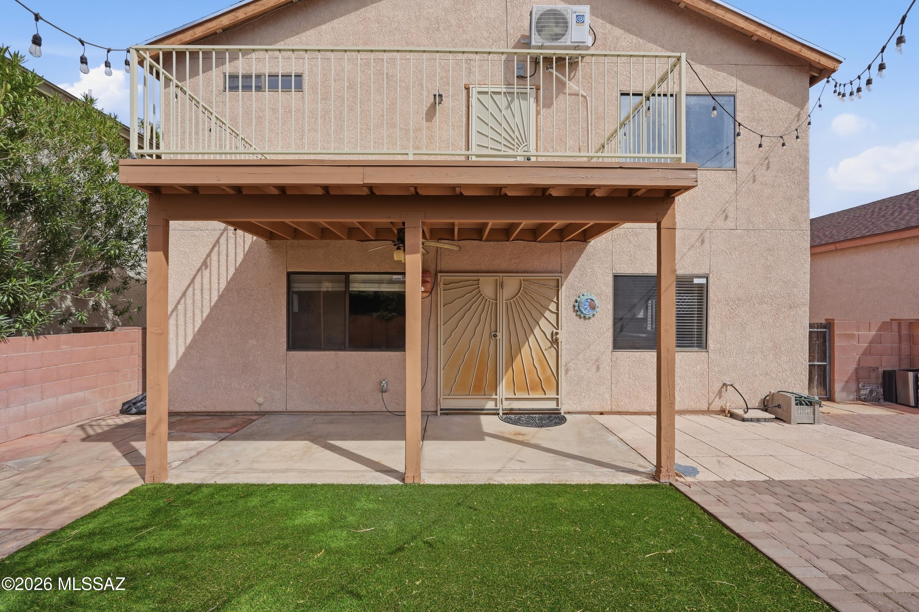 Hacienda Del Oro (1-879) - Residential Lease