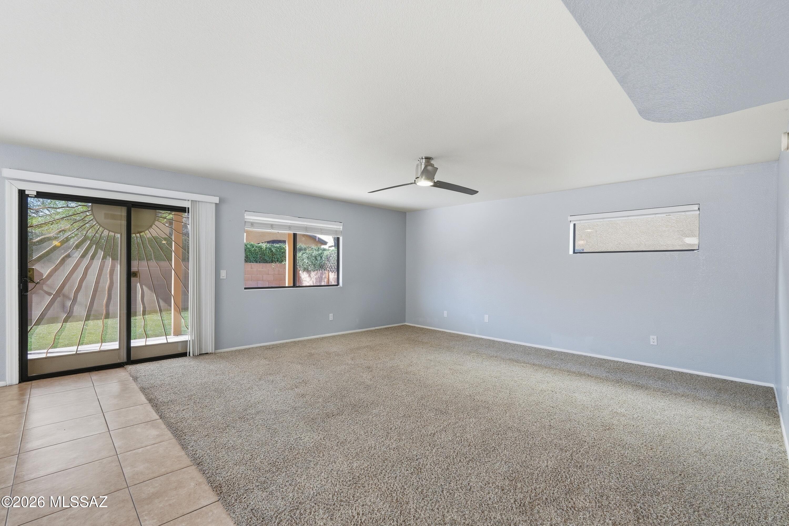Hacienda Del Oro (1-879) - Residential Lease