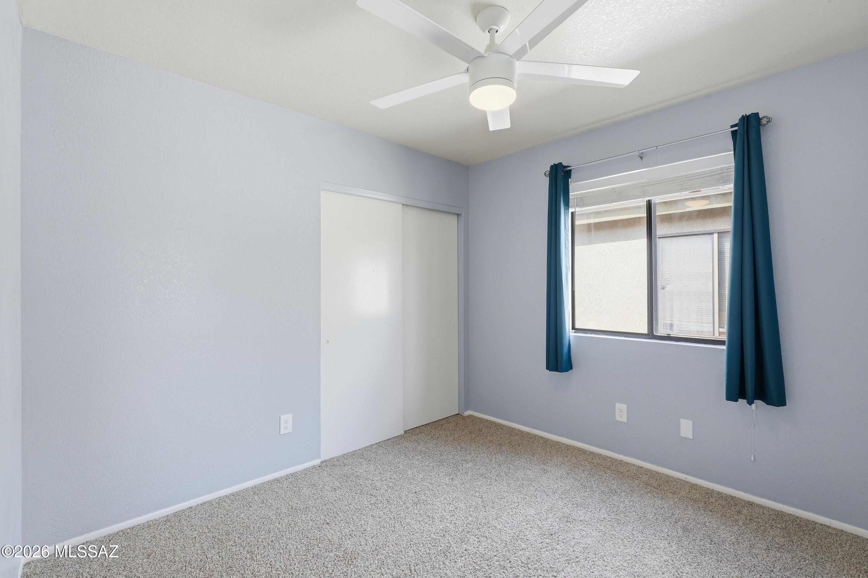 Hacienda Del Oro (1-879) - Residential Lease