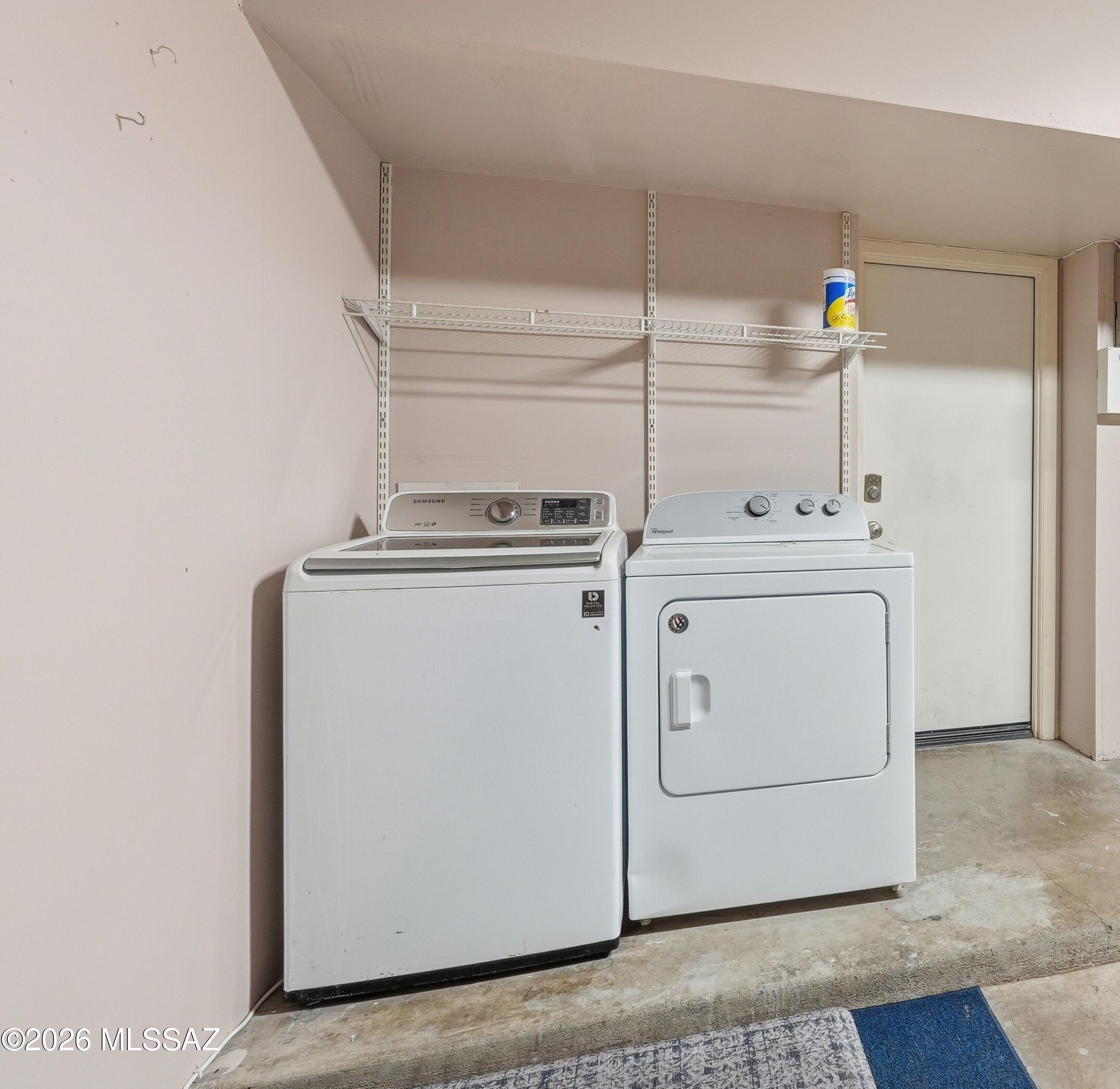 Hacienda Del Oro (1-879) - Residential Lease