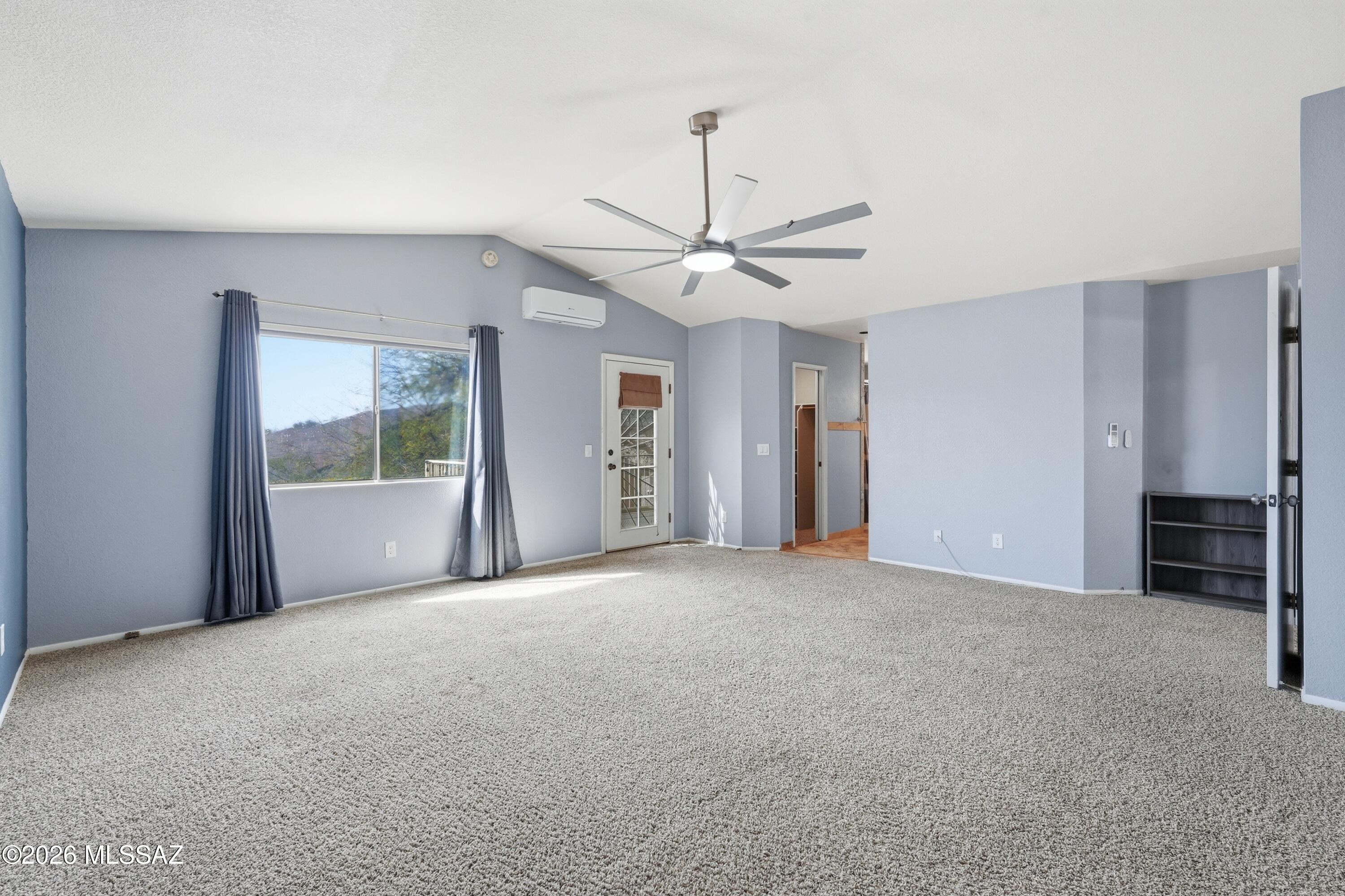 Hacienda Del Oro (1-879) - Residential Lease