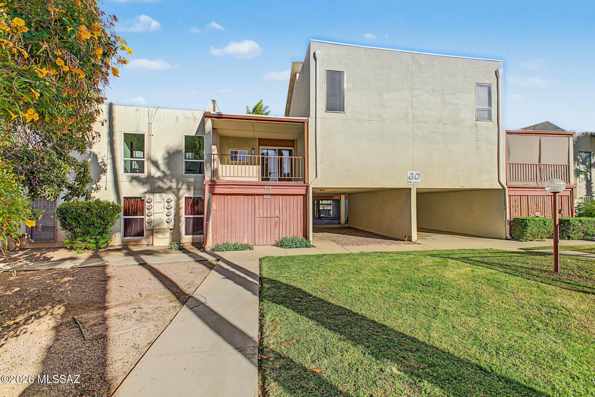 1600 N Wilmot Road 413