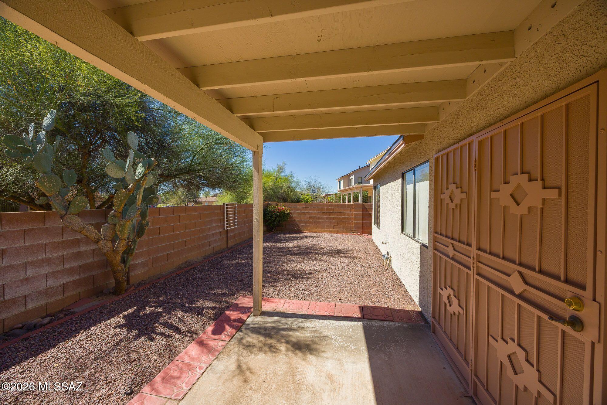 Country Club(1-221) - Residential