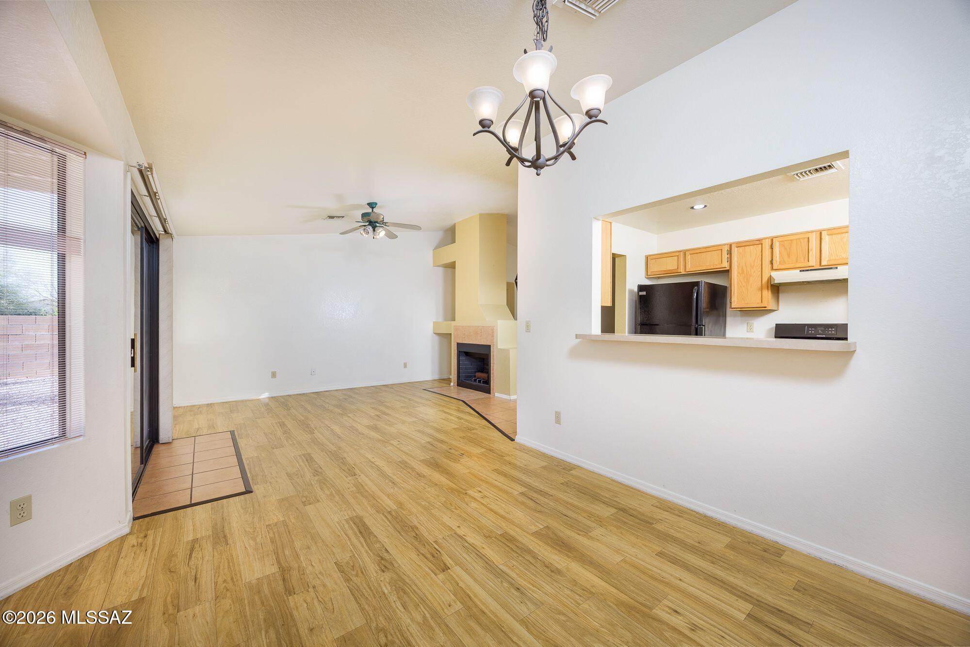 Country Club(1-221) - Residential