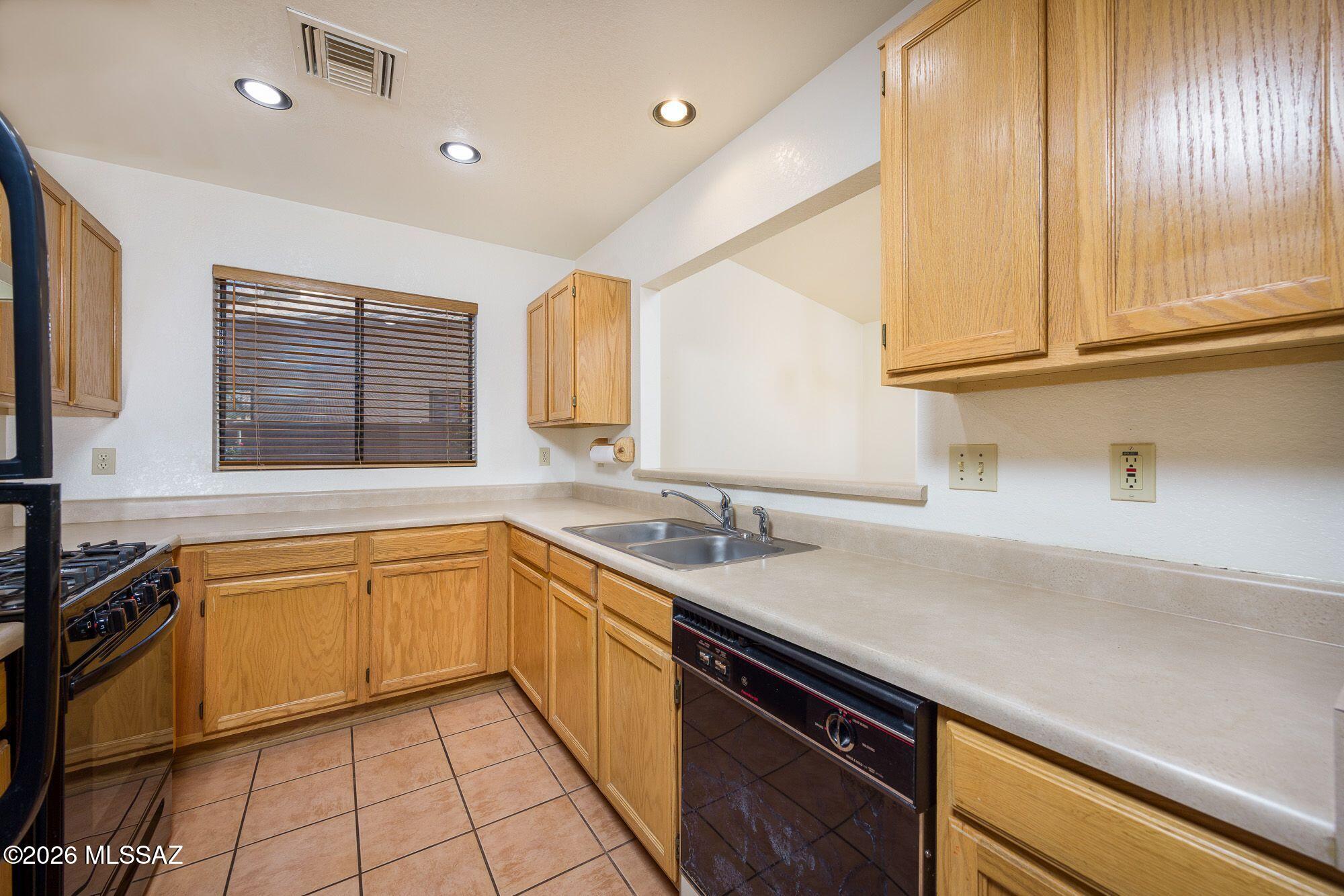 Country Club(1-221) - Residential