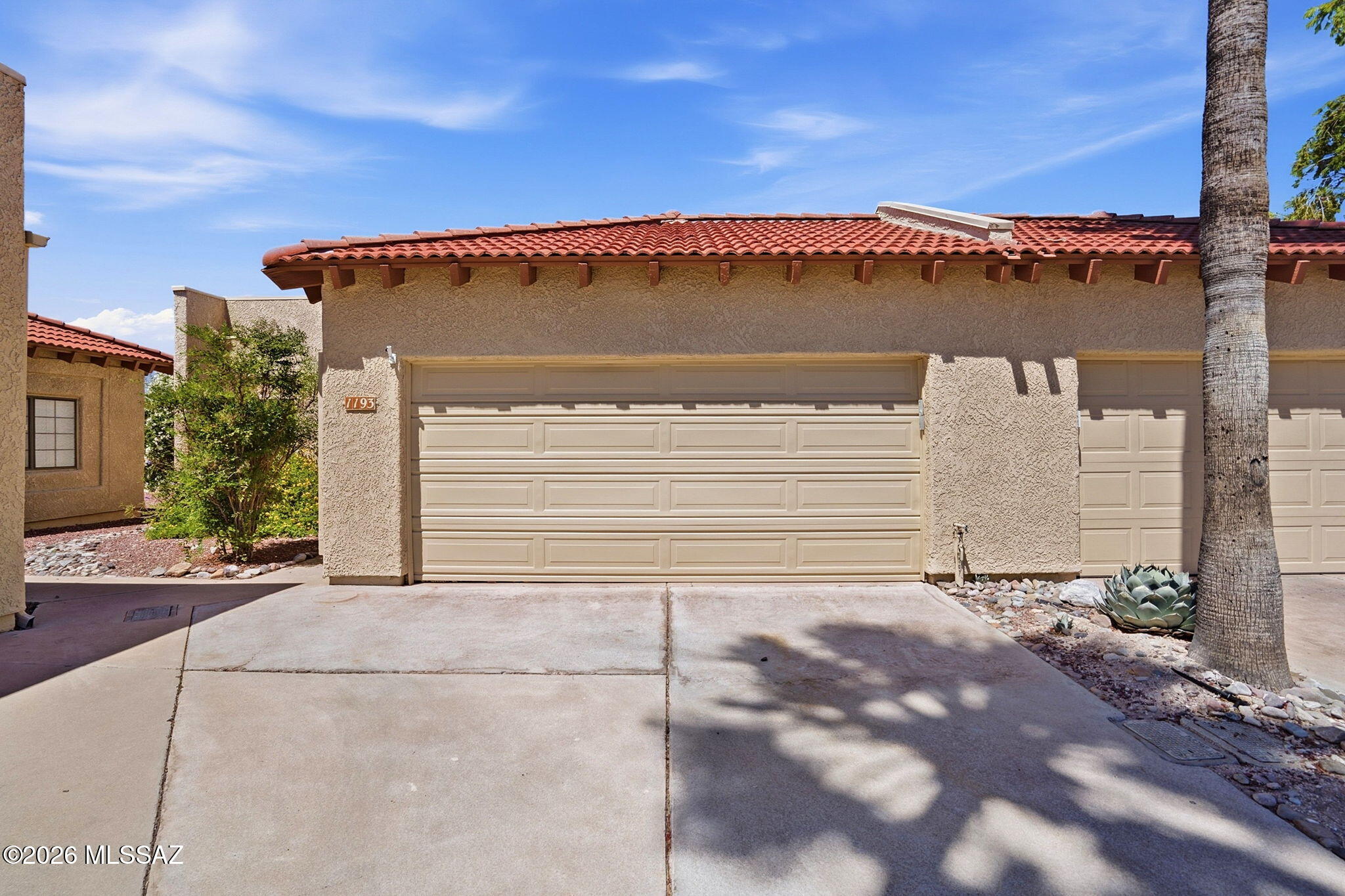 1193 N Corinthian Place