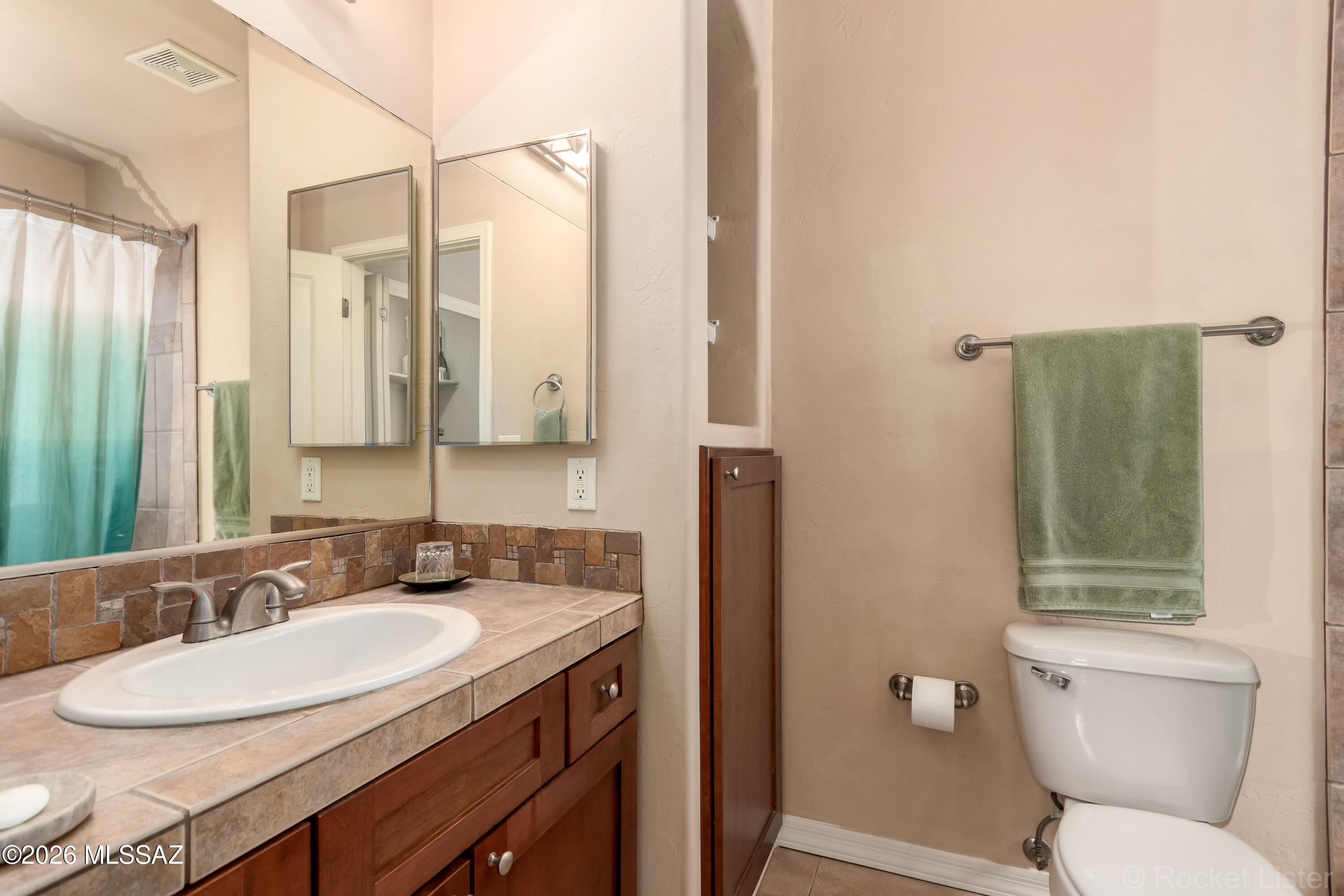 Homes At Irwin Pl (1-12) - Residential
