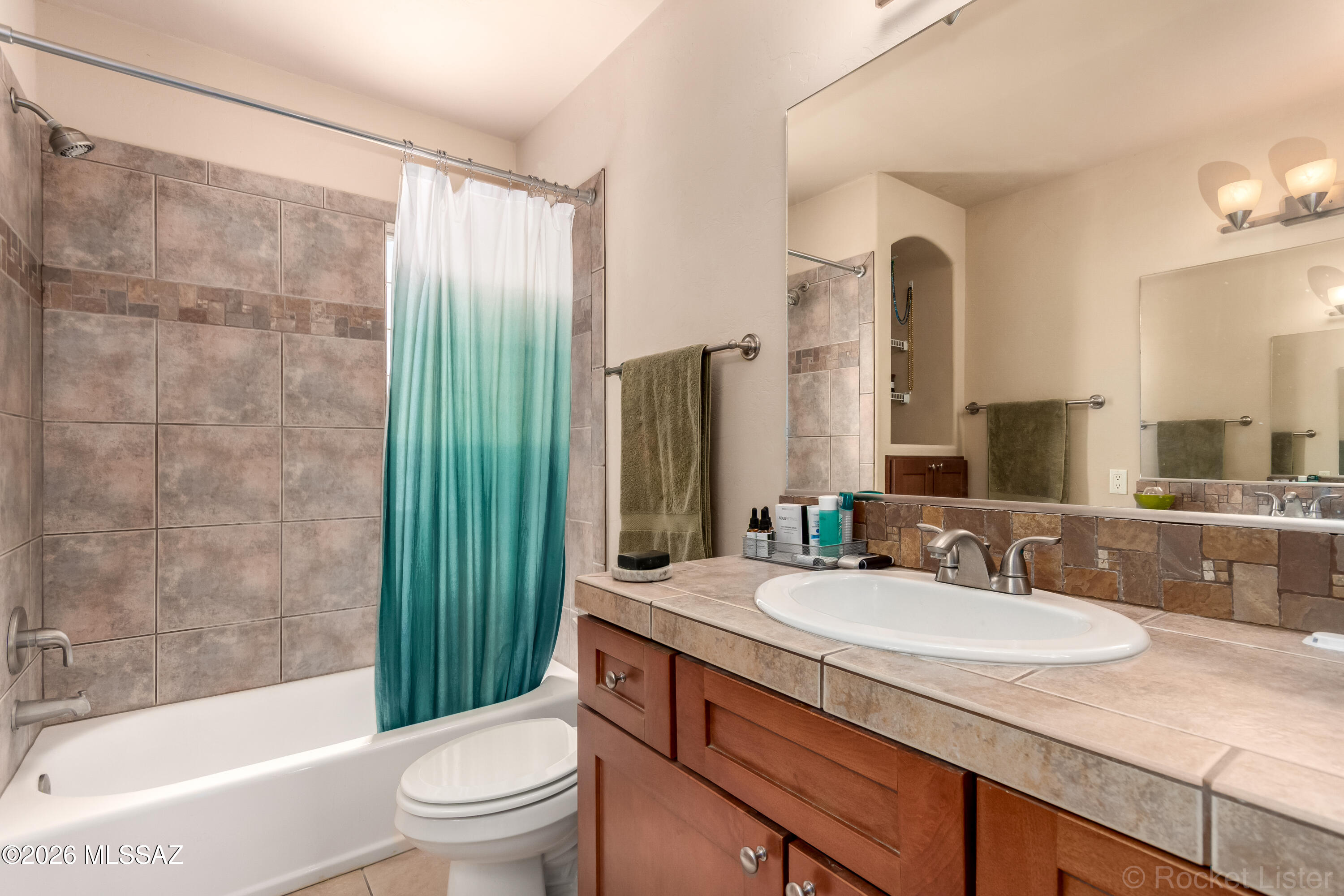 Homes At Irwin Pl (1-12) - Residential