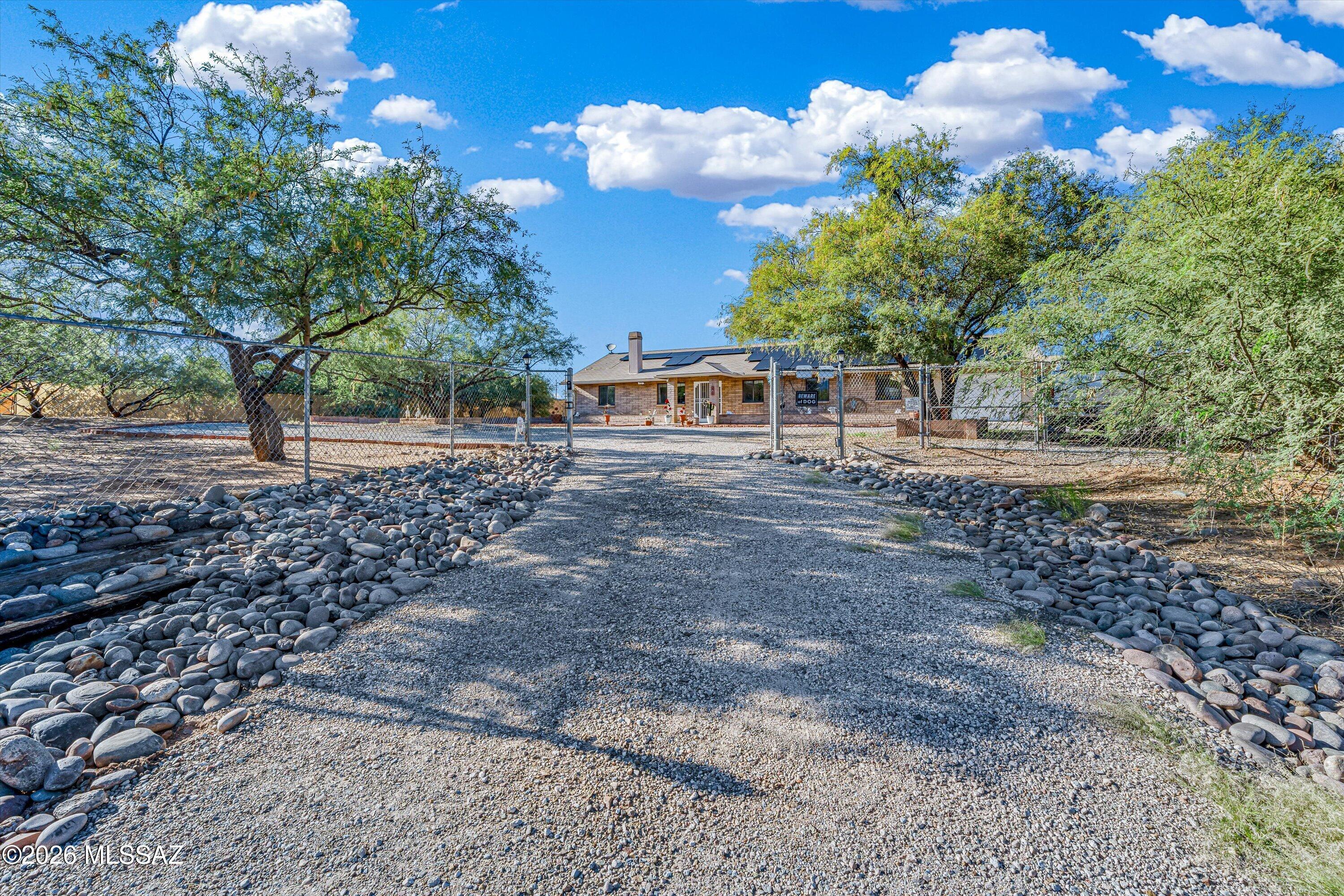 15694 N Twin Lakes Drive