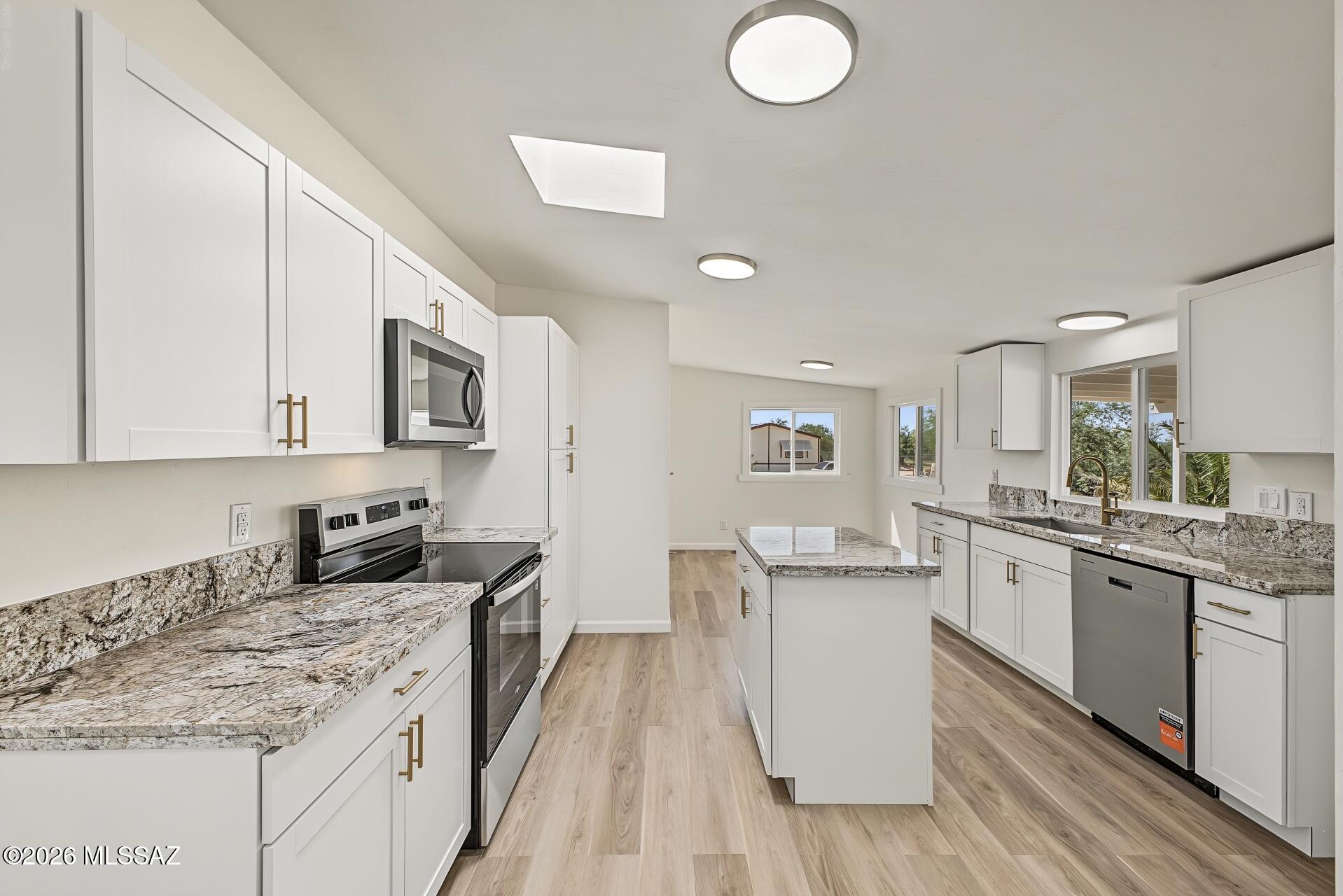 12130 W Catherine Lane