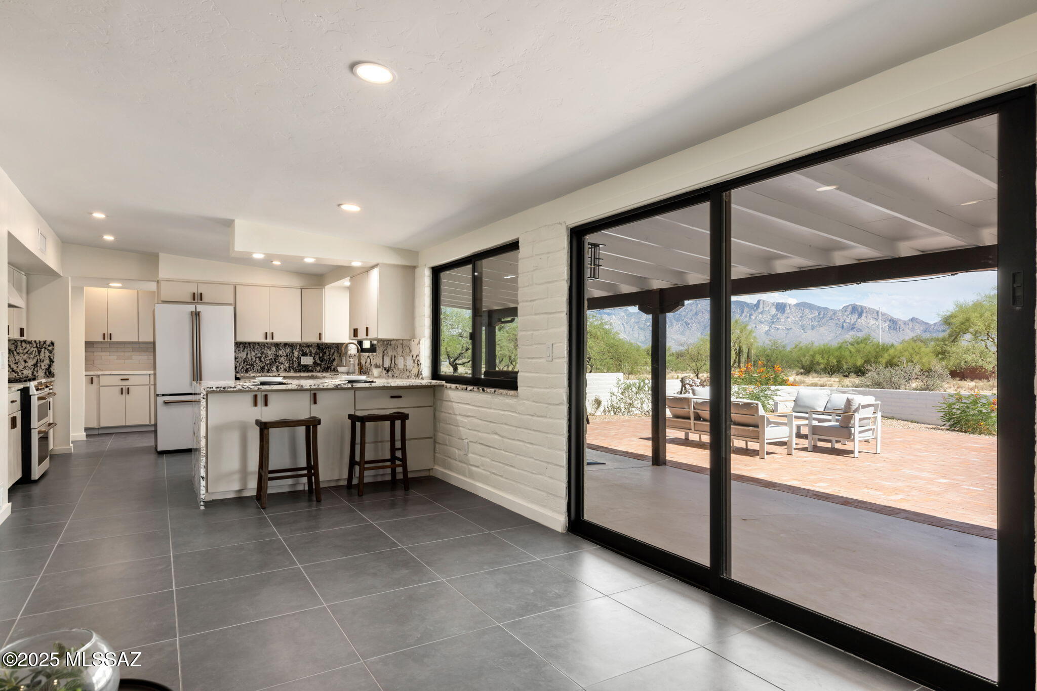 La Cholla Airpark - Residential