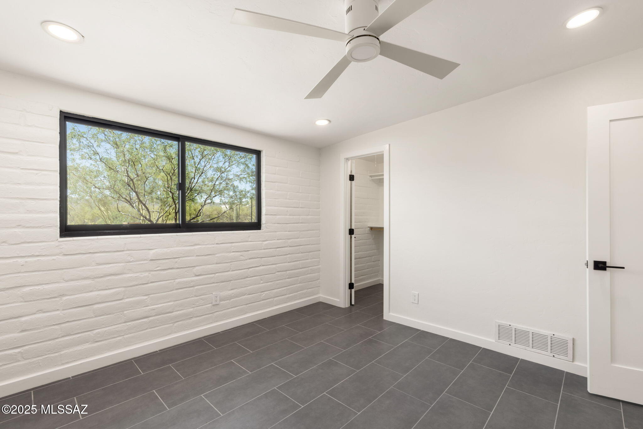 La Cholla Airpark - Residential