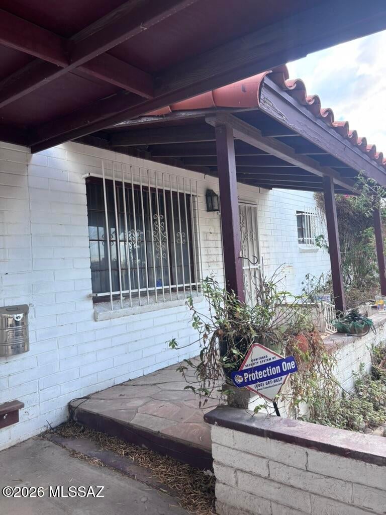 356 E Kelso Street