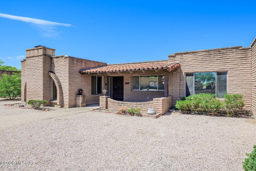 Come take in this tastefully finished townhome in the desirable Woodland Hills No. 2 neighborhood. This spacious 1686 sq ft 2 bd/2ba beauty with  upgrades galore will accommodate your needs with close proximity to shopping, parks, dining, entertainment, hospitals and more!! Relax in the serene community pool with green trees throughout in this tucked away coveted community. This is priced to sell and is move in ready!