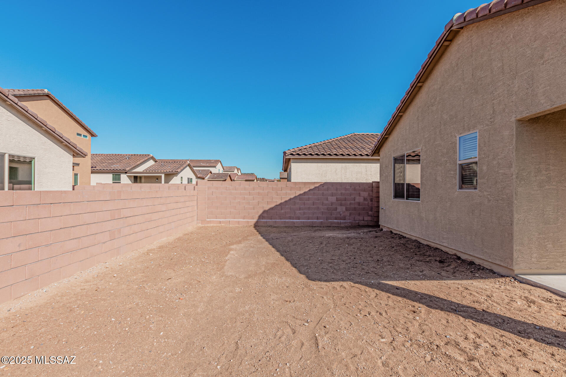 Vista Del Oro (1-108) - Residential Lease