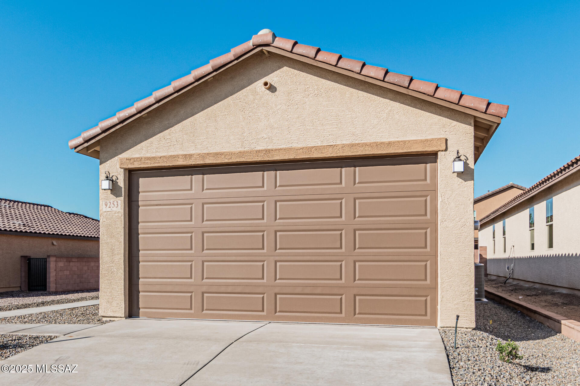 Vista Del Oro (1-108) - Residential Lease