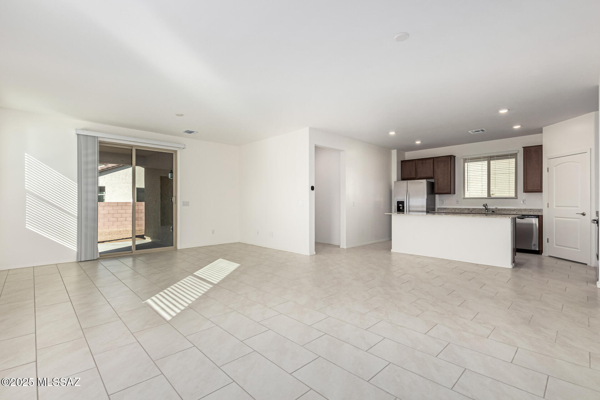 Vista Del Oro (1-108) - Residential Lease