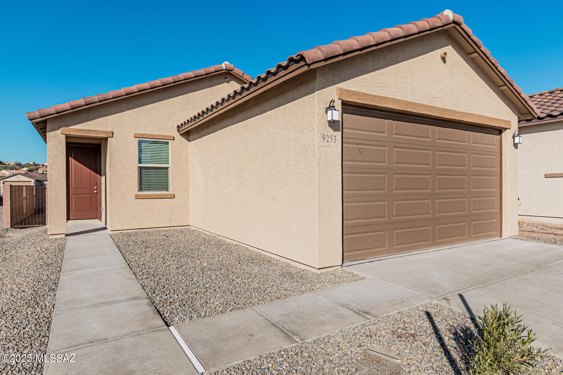 Vista Del Oro (1-108) - Residential Lease