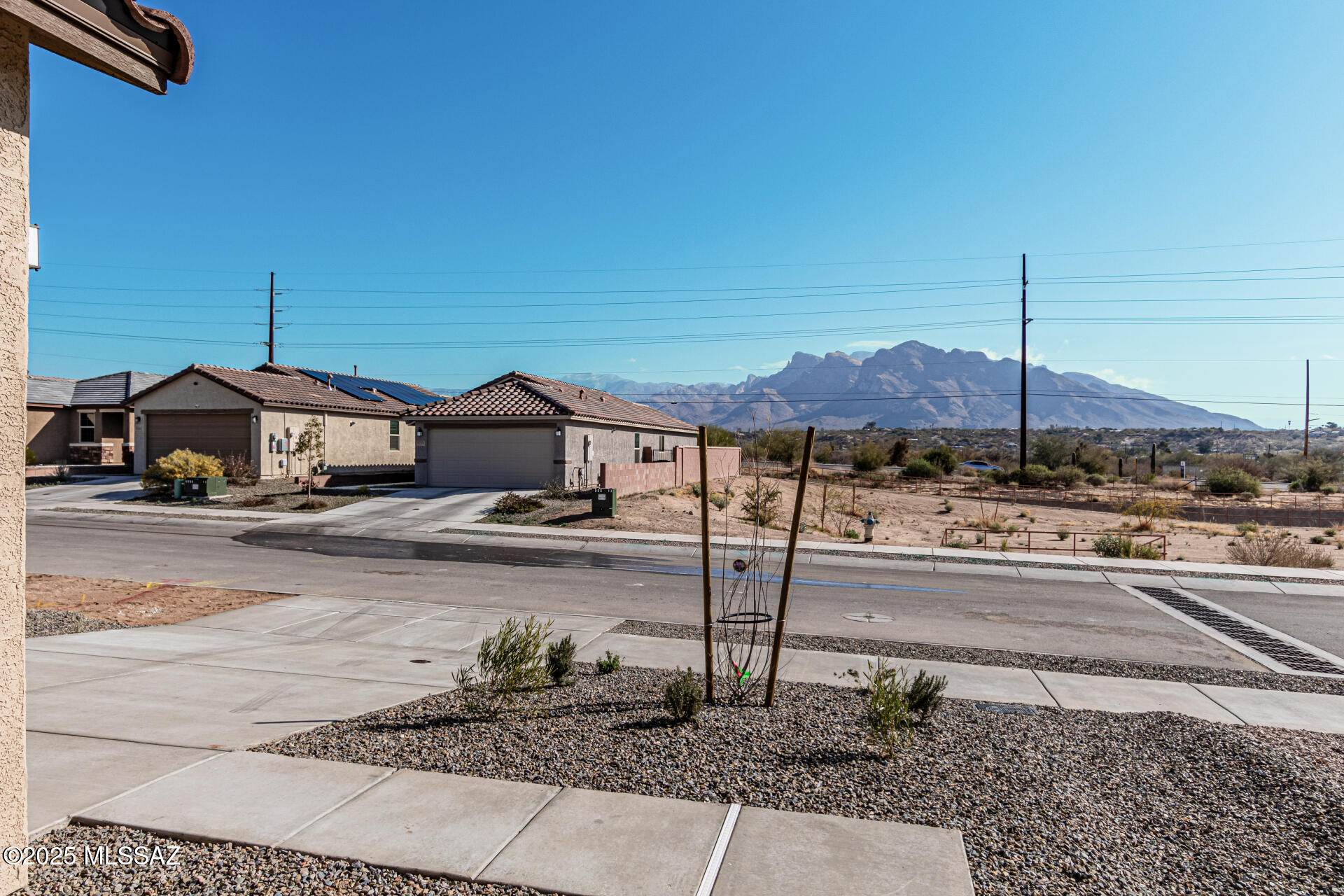 Vista Del Oro (1-108) - Residential Lease
